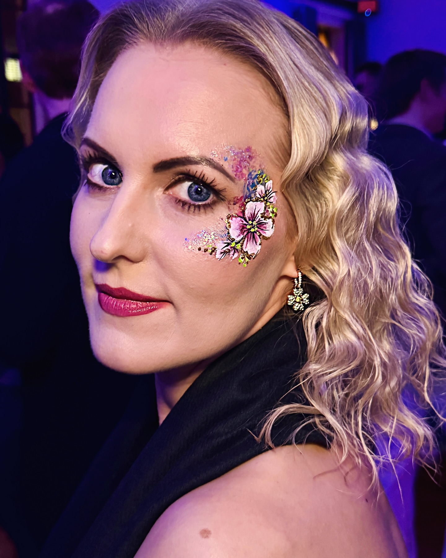 ✨ Glitter & Good Vibes at Amazon’s Apres Ski Event! ✨
We had the absolute joy of bringing some sparkle to Amazon’s corporate event, in collaboration with the amazing team at @cdc.events.
From frosty glitter highlights to shimmering snowflakes, our adult face painting designs complemented the winter wonderlands and the Apres Ski theme 💙❄️
✨
#GlitterMagic #CorporateEvents #ApresSkiVibes #FacePaintingFun #SparkleAndShine #EventVibes #WinterWonderland #evententertainment #corporateevents #CorporateEvents #FacePainting #ApresSki #EventLife #GlitterMakeup #WinterParty #CambridgeEvents #glitterbarCambridge #adultfacepainting #facepainterCambridge