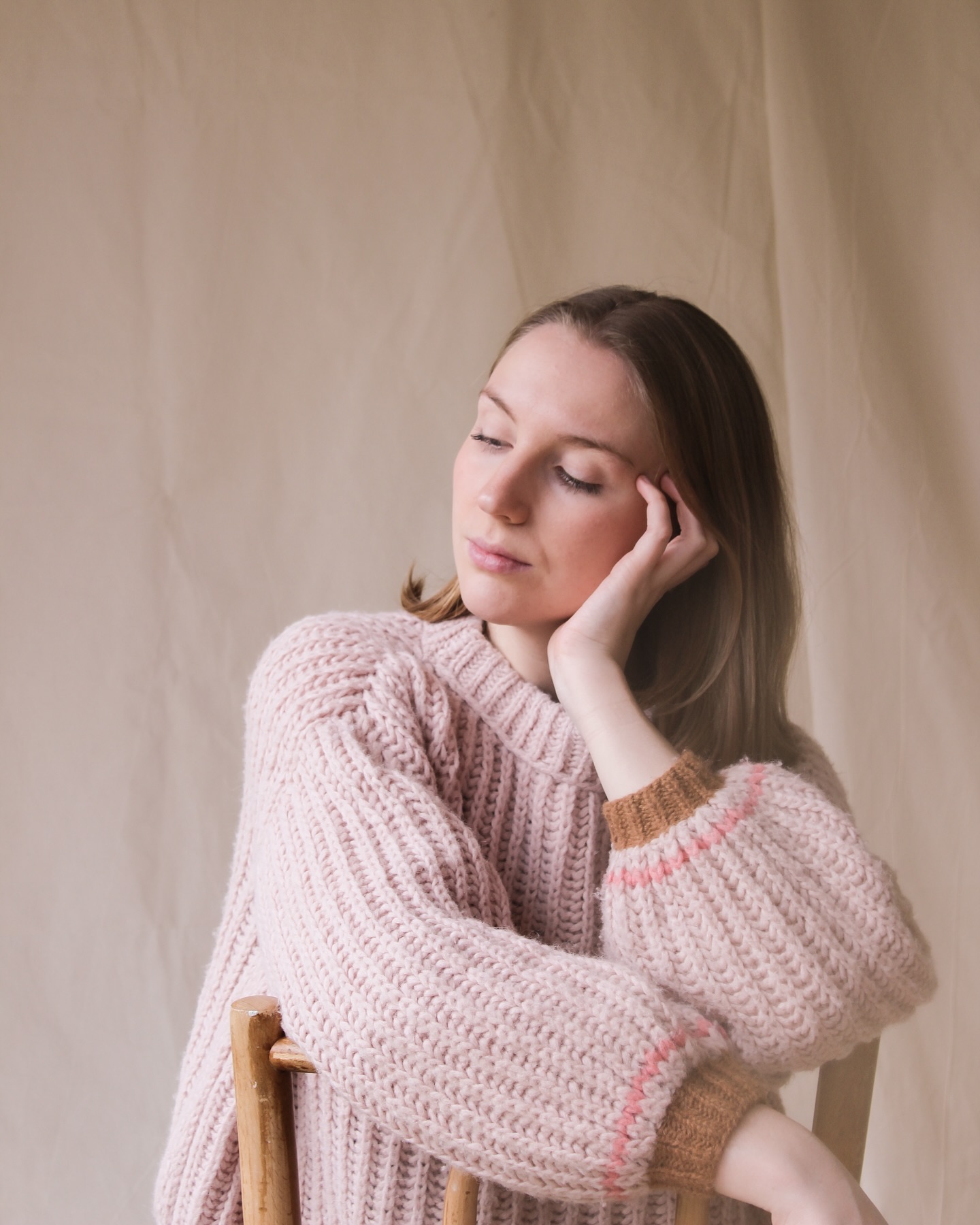 Sweater weather 🩰🤎
#alpacaknit #alpacaknitwear #knitweardesigner #knitweardesign #knitwearfashion #sustainablefashion #sustainableknitwear #sweaterweather