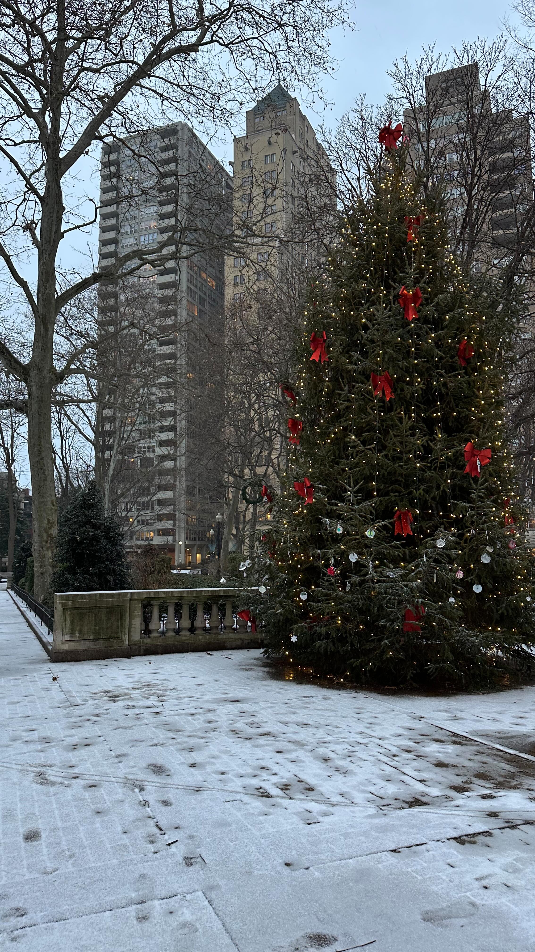 I spent the last few days in Philadelphia, which turned out to be a great weekend getaway! This Texas girl even saw snow!
Planning a trip to a city in the northeast in January, I knew there was a chance that I’d get to see snow. I don’t get to see it too often, so I am always so happy when I get the chance. Walking around the city and taking it all in around Rittenhouse was so magical!
#MySecretPhiladelphia #visitphilly #Philly #VisitPA #PAGetaway #philadelphia #girlswhotravel #wintertravel