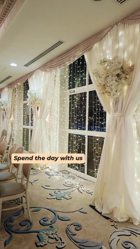 Not your average 9-5...
A long & busy day, taking down, setting up & taking down again. Definitely got plenty of steps in today! Now it's beer & box set time👌🏻
Think I have finally caught up on the inbox. If you haven't heard back from me, please send me a little reminder message.
Amy x