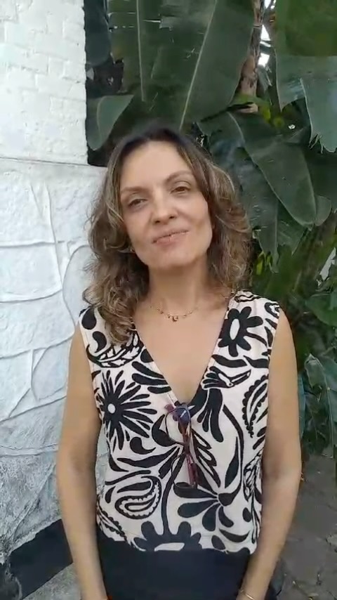 ✨15 anos de NDAC: como o Núcleo é visto por pesquisadoras da área ✨
Para começar o ano, destacamos o depoimento de Luciana Martins, pesquisadora do NDAC. Com pós-doutorado em Ciência Política pelo CEBRAP e em Gestão de Políticas Públicas pela EACH/USP, Luciana é graduada em Ciências Sociais pela UFSCar, mestre em Sociologia pela UNESP e doutora em Ciência Política pela UFSCar. Atualmente, é professora adjunta no Programa de Pós-Graduação em Ciências Sociais da Universidade Federal do Espírito Santo e pesquisadora do Centro de Estudos da Metrópole (CEM).