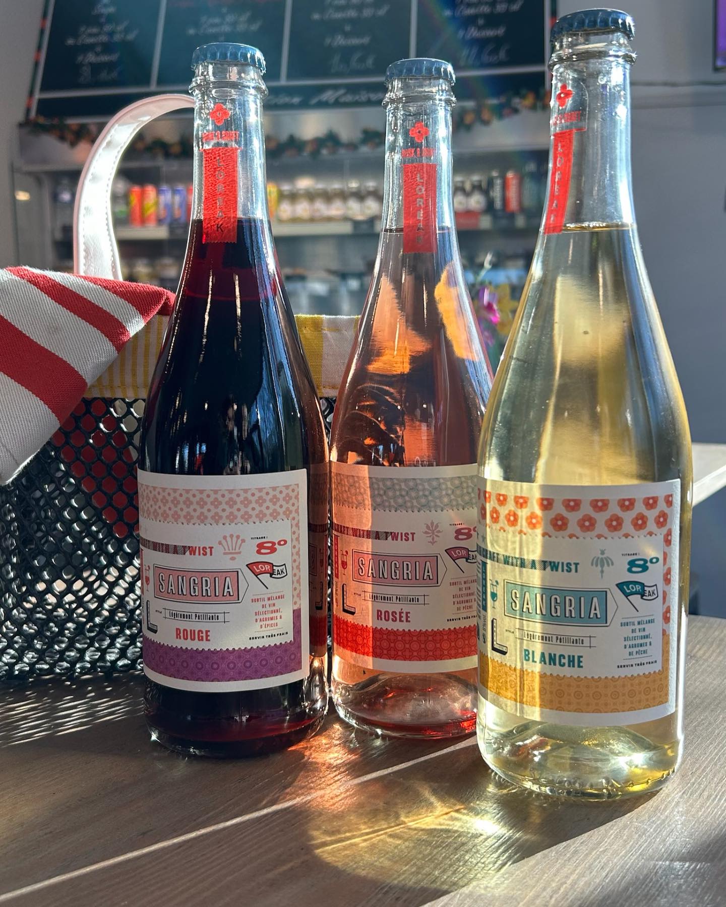 Un week-end ensoleillé en perspective !
Laissez-vous tenter par nos sangrias pétillantes Loreak.
Et vous, quel est votre programme pour ce week-end ? 🌞
L’abus d’alcool est dangereux pour la santé. A consommer avec modération.