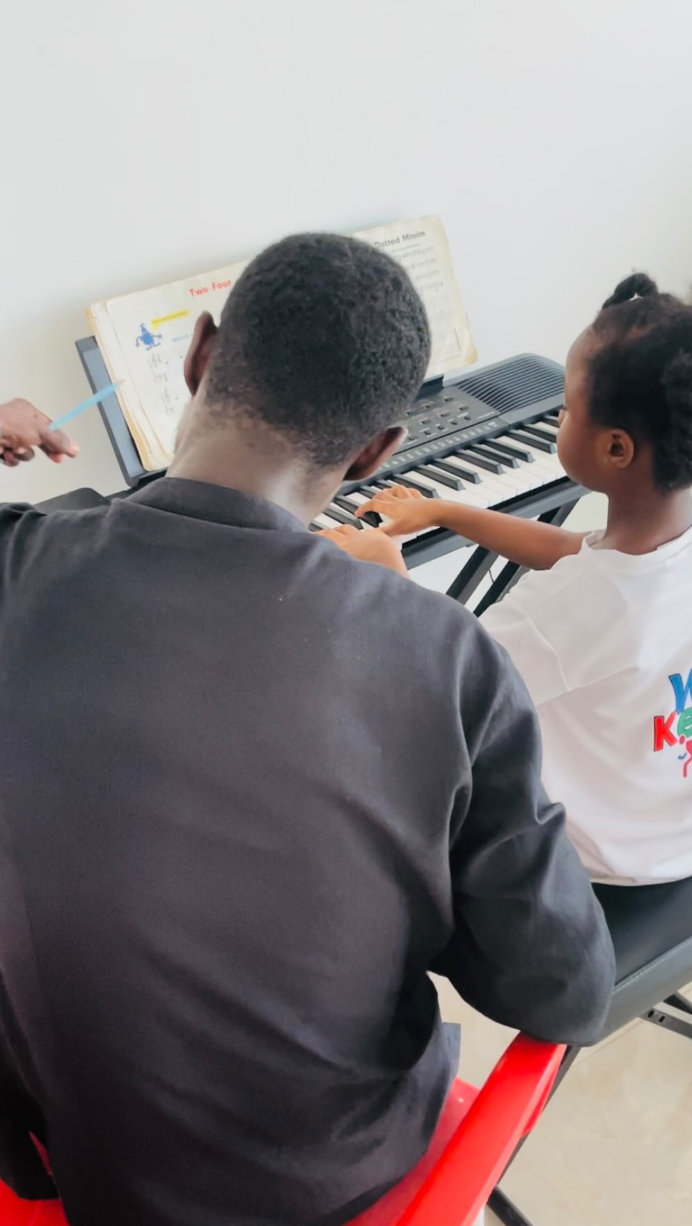Learning to play the piano is a journey of discovery! Our student is making great progress, exploring the world of music with curiosity and enthusiasm. We're proud to be a part of their musical journey! #MminoArts #PianoStudent #MusicEducation