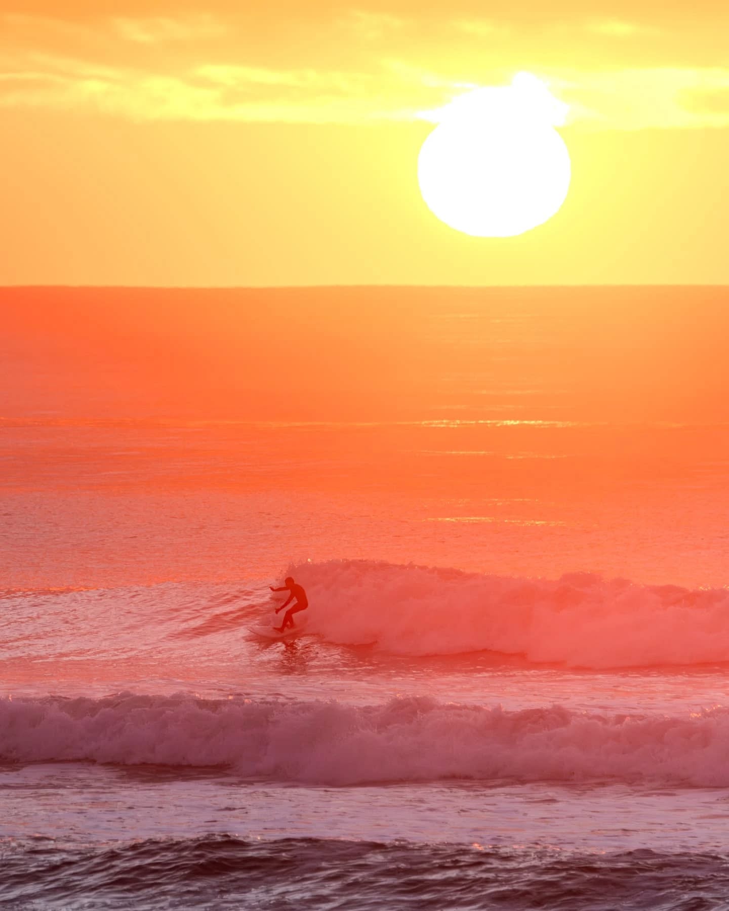 La magie d'hier soir 🔥 #mimizan #mimizanplage #ocean #surf #sunsetlovers #sunset #sunsetphotography #coucherdesoleil #jamaissansocean #landestourisme #surfers #mimizantourisme #mimizanbeach #sky #onfire #surfphotography #biscarosse #contis #hossegor #vieuxboucau #seignosse #photographelandes #photographemimizan #landes #leslandes #nikon #manonduport