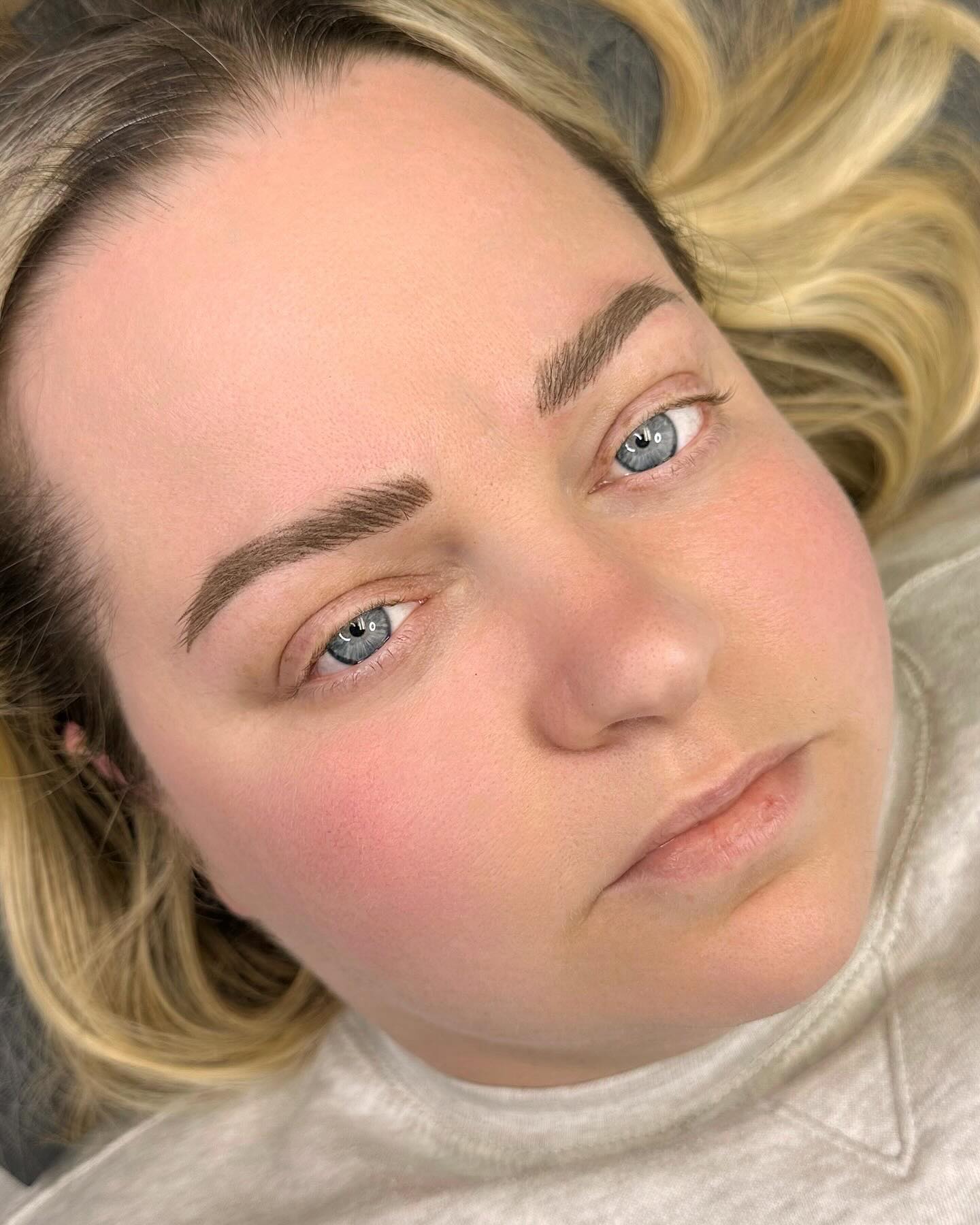 Swipe to see the before of this incredible brow transformation done by Iryna😍 @whiterock_permanent
This client came in with a very little amount of hair a wanting to create a fuller, more defined look.
Iryna used a combo brow technique to create a very natural look that still gave her the fuller more defined look she was wanting!
📱 604-440-5578
📧 hellonectarbeauty@gmail.com
🌐 www.nectar-beauty.ca
📍135-3388 Rosemary Heights Crescent, South Surrey
—
eyelash extensions, lashes, lash lift, skincare, permanent makeup, south surrey, white rock, small business, shop local
—
#southsurrey #southsurreybusiness #southsurreylashes #whiterock #whiterocklashes #lashextensions #eyelashextensions #browlamination #browtinting #browhenna #lashliftandtint #waxing #permanentmakeup #pmu #salon #sale