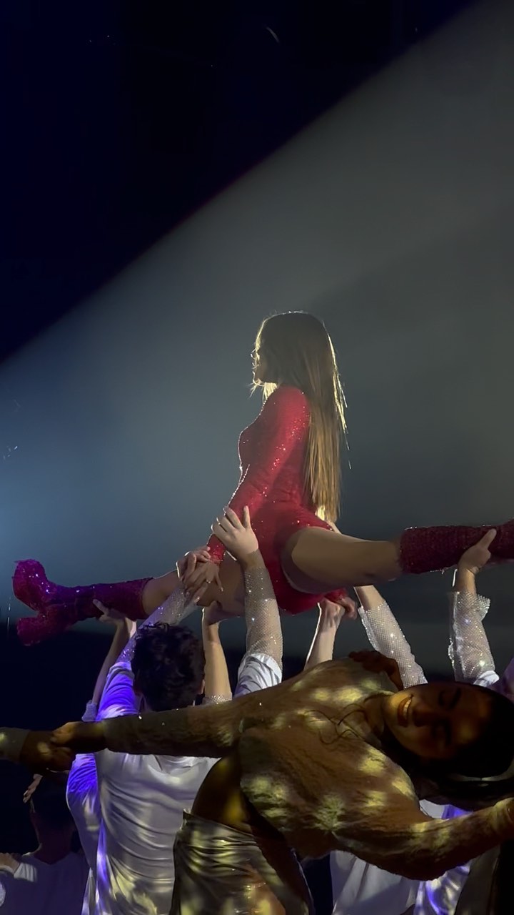 @noakirel in a sparkle unicorn performance for @myfestigal
The outfits for Noa and their amazing dancers were designed by me - with @mazalhason
#נועהקירל #פסטיגל #fashionstyle #show #festi