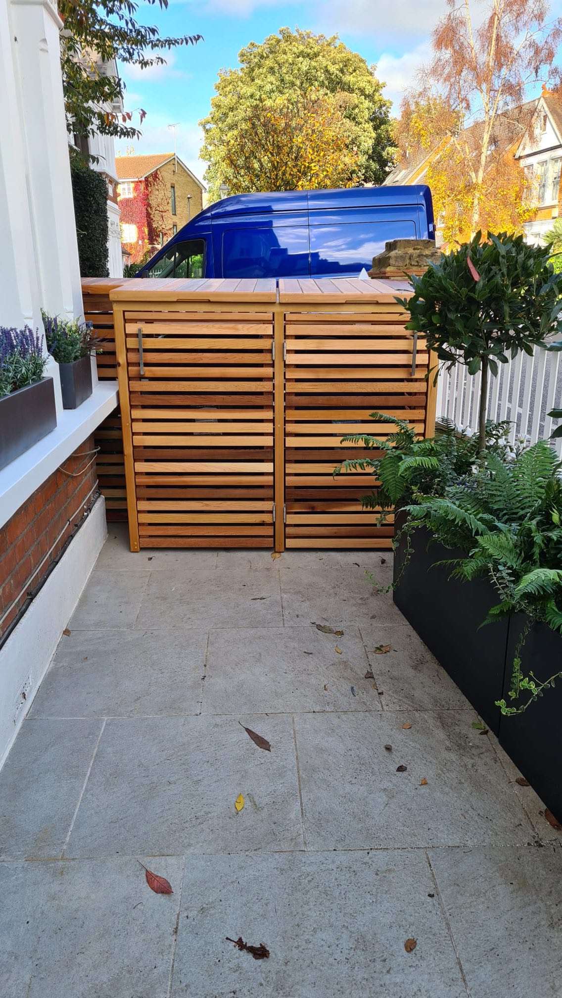 Let’s talk Bin Stores ….
Did you know all of our stores are built from scratch in our workshop? That’s how we can customise them to your exact requirements.
Let’s face it … bins are an eyesore!
So why not give them their own beautiful little house?
These aren’t imported, with a touch of paint added. They’re build using high quality materials, by extremely skilled joiners.
Want it a little bigger? No problem!
Want it to suit a slop? Of course!
Want to add a post box? Perfect!
Here’s just a very small selection of some that we’ve built.
#binstore #binshed #bincupboard #bespoke #garden #gardenstore #gardendesign #gardenideas #london #londonlife #gardeninspiration #gardeninspo