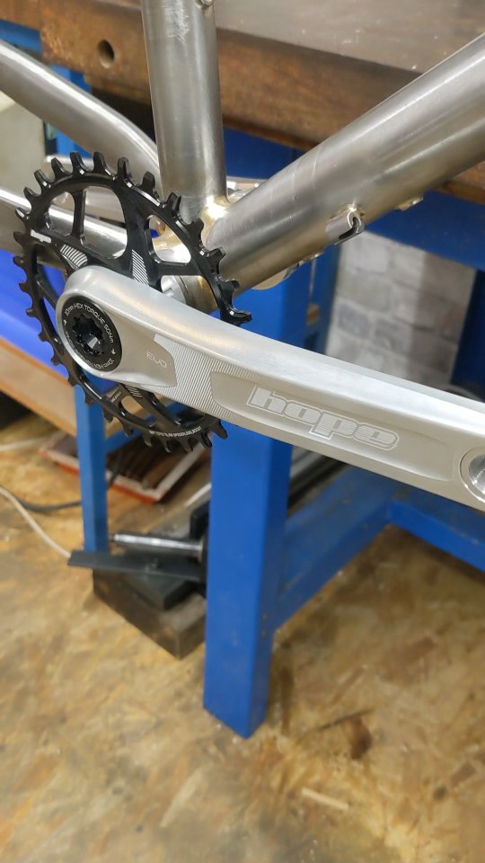 🔧 Prémontage du pédalier Hope🔧
@hope_france
#association_artisans_cycles
#artisanducycle
#framebuilding
#handmadebicycles
#hopefrance
#bikepacking