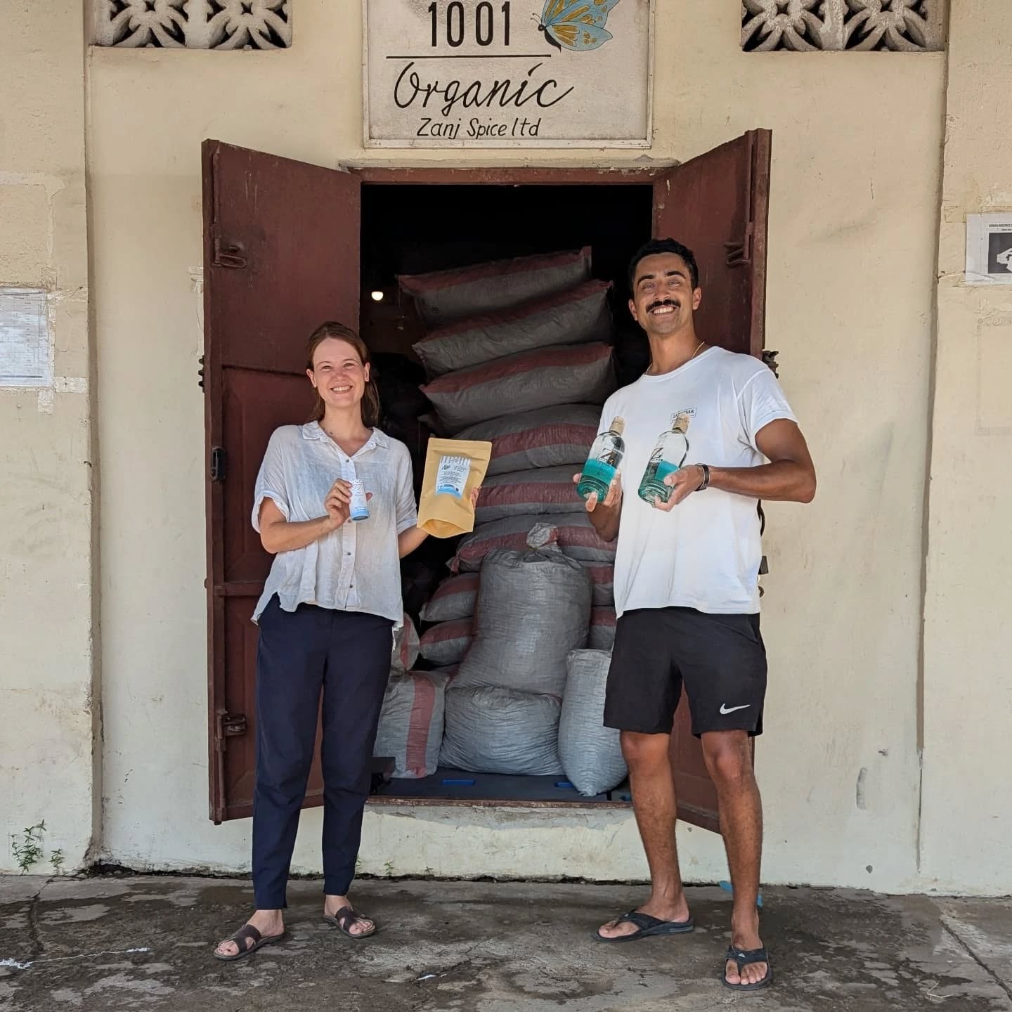 What an amazing afternoon spent with our friends at @1001organic 🌿
Thanks so much to Rahel for taking the time to show us around their Zanzibar warehouse. This is where all of the spices that are grown across Unguja, Pemba and mainland Tanzania are brought together for quality inspection, sorting and packaging - almost all of it by hand by their fantastic team 🙌🏽
I wish I could share the incredible spice aromas from the different sorting rooms, and especially the unbelievable heat in the greenhouse for drying Chillies! 🌶️ Talking of which, should we do a special spicy edition? (We think so)
We source our Zanzibar botanicals and spices through 1001 Organic because they produce the highest quality ingredients, promote organic and sustainable farming practises, and provide a fair price to the farmers for their products. 🙏🏽
Our motto is "a taste of the spice islands" for a reason! We want to show off the incredible flavours that come from the plants grown right here on the islands of Zanzibar, and that is the inspiration behind our Gin and our Rum! 🏝️
If you are coming to Zanzibar, they do offer spice tours, so you can see the whole process from plant to product yourself! Make sure to check out their website ✈️
#sustainablefarming #spicefarm #spices #zanzibar #spicedrum #gin #rum #exotic #flavours #organicfarming #visitzanzibar #sansibar #stonetown