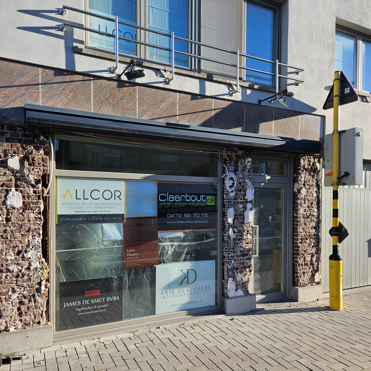 bijzonder fier dat @grietvanwiele voor de derde keer ons het vertrouwen geeft om een nieuw kapsalon te mogen inrichten !
het resultaat is voor heel binnenkort...