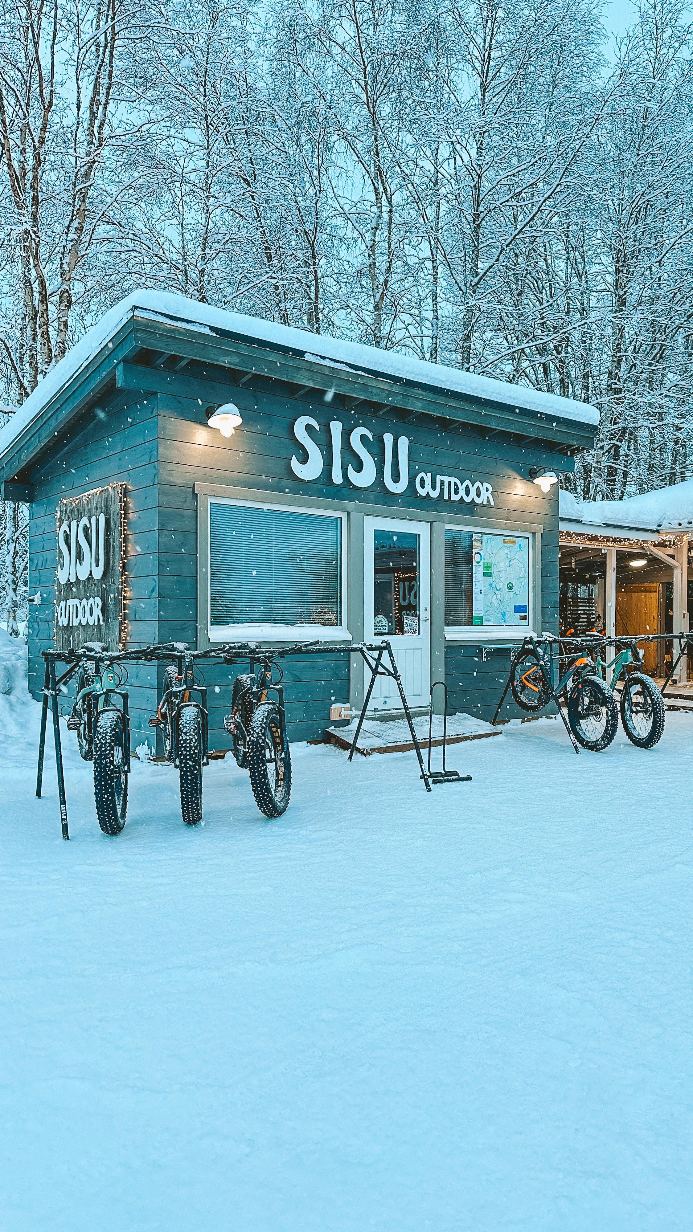 Monen päivän plussakelien jälkeen lumisade ja pieni pakkanen ravitsee sielua! 😍❄️ Ihanaa sunnuntaita!
🇬🇧After several days of mild weather, snowfall and a touch of frost nourish the soul! ❄️ Wishing you a lovely Sunday!
#winter #january #snow #snowflakes #sisuoutdoor #visityllas #lapland