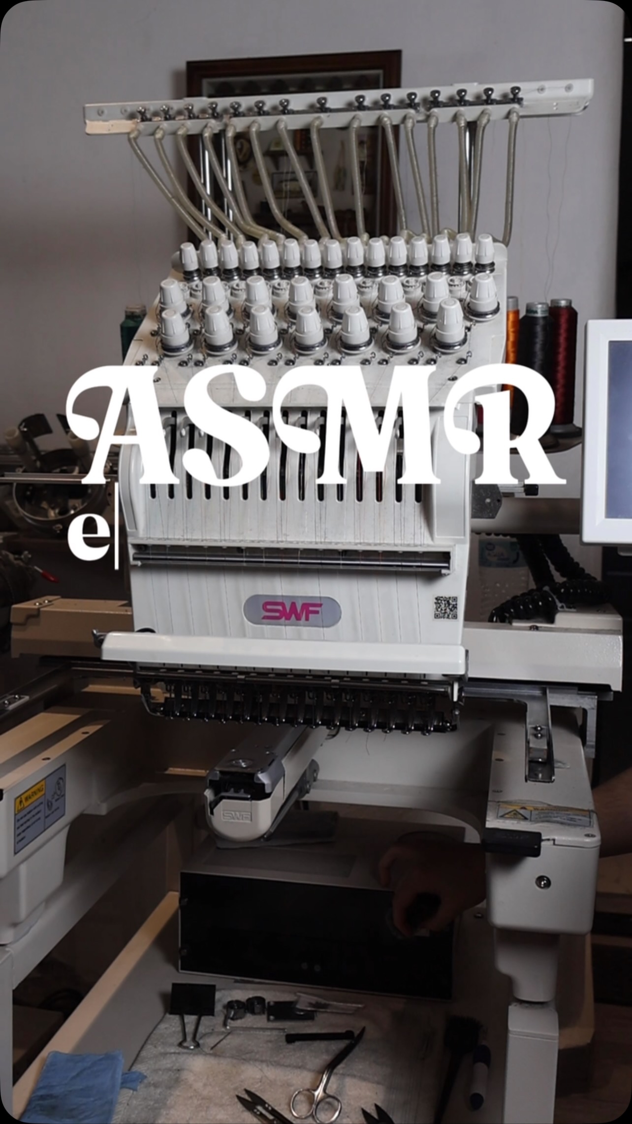 ASMR relajante bordando una Playera de Anime
Sumérgete en este video relajante mientras te muestro cómo transformamos una simple playera en una pieza única inspirada en el anime, utilizando procesos semi-industriales con un toque artesanal. El sonido de las máquinas y el cuidado en cada detalle hacen de este video una experiencia sutil y tranquila.
Si buscas contenido creativo y relajante, este es para ti. ¡Dale play y disfruta el proceso!
#relaxing #craftsman #ASMR #Anime
#HechoAMano #Artesanal
#PlayerasPersonalizadas #KITAMX #asmrvideo
#relaxingvideos