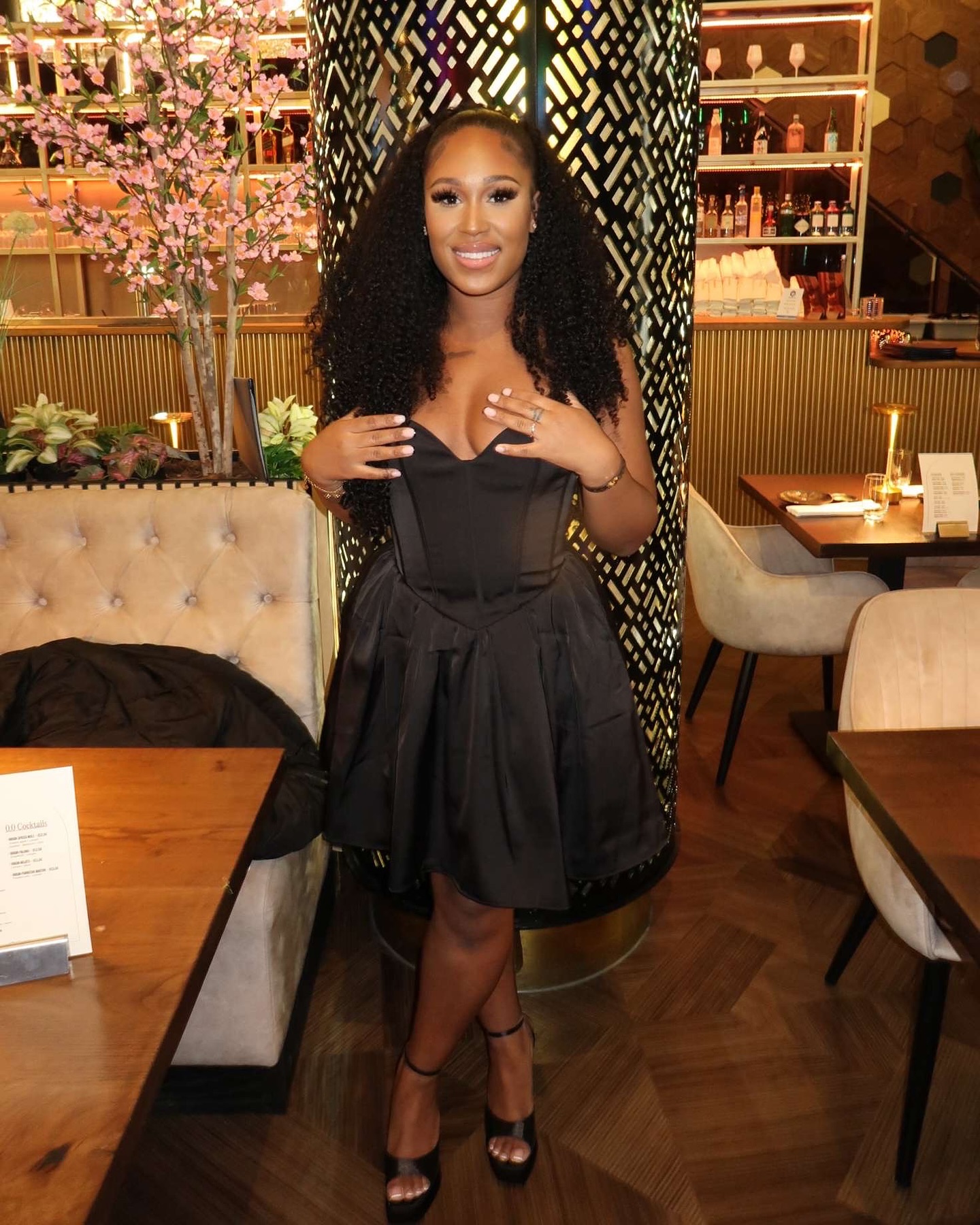 ITS FRENCH BBY. WE SERVE EXCLUSIVITY 🖤. TOP TIER HAIR ONLY!
Hair specs: 2 x 26 & 2 x 24 inch from excl. curl French.
#birthdaybehavior #baddie #curls #frenchcurl #laceaddictedcollection #atlantahair #burmesecurlyhair #indiancurly