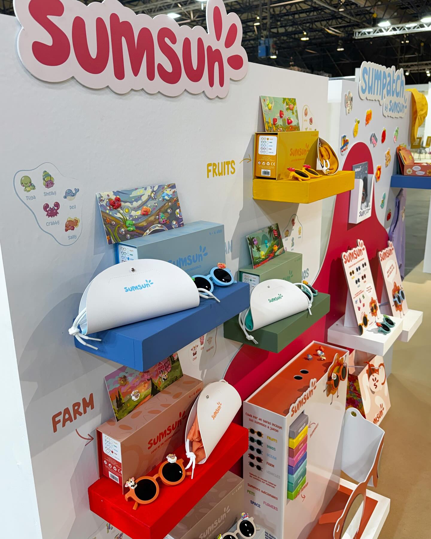¡Hola desde la feria Baby Kid + FIMI en Valencia! 🎉 Estamos emocionados de recibiros del 22 al 24 de enero en el Pabellón 7N3 Stand B 107 de Top Toys. 🌟
Desliza para descubrir cómo ha quedado nuestro espacio, pero… 👀 ¿Adivinas quién se ha colado en la última foto? 📸
Además, si vienes y preguntas por Sumsun, ¡te llevarás un regalito especial! 🎁 Te esperamos con mucha ilusión. 💛
@bksfimi #Sumsun #BabyKidFIMI #TopToys #Gafas #gafasdesol #feria #valencia #summies