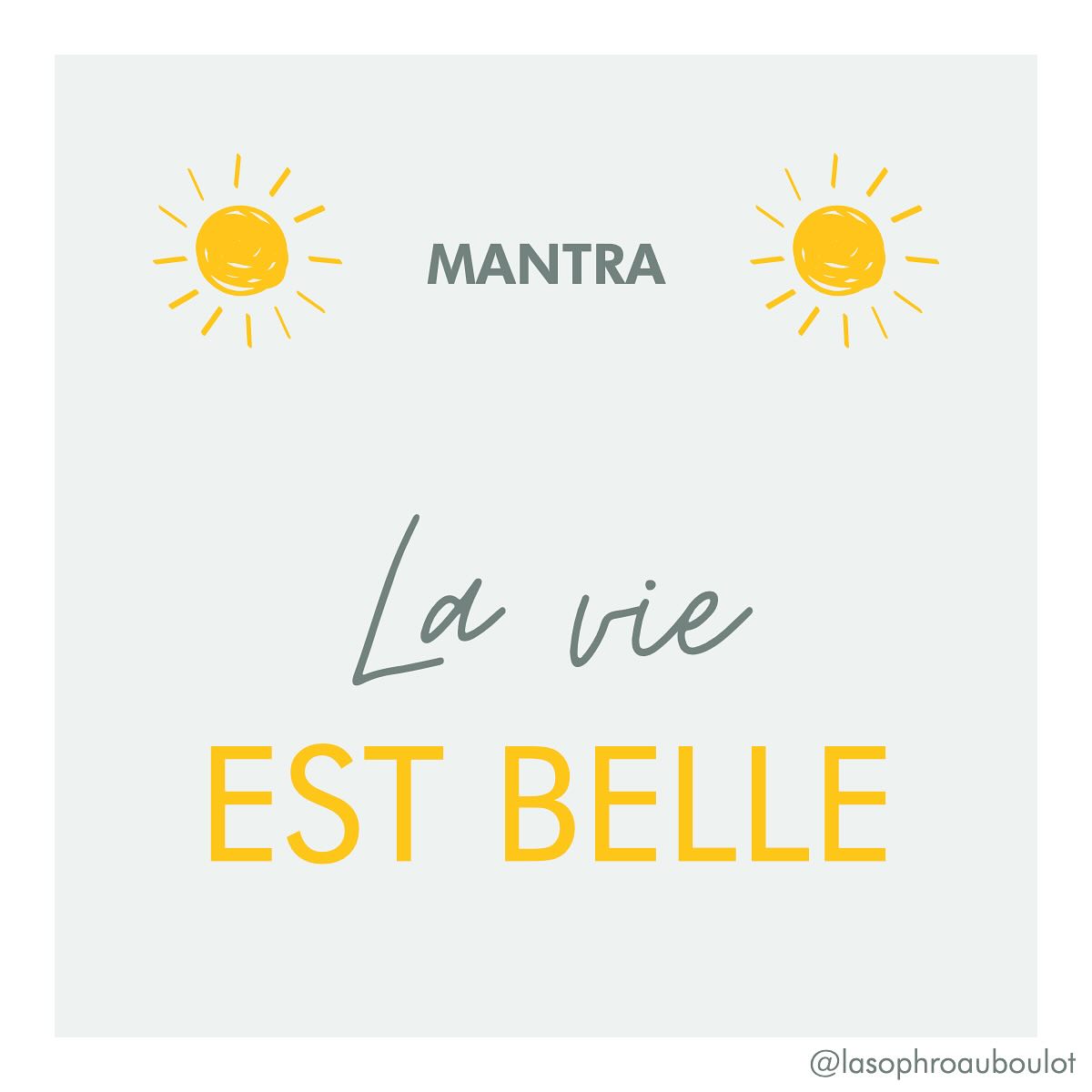 ☀️ Mantra du vendredi : « La vie est belle »
Et oui, même après une semaine chargée, même avec des hauts et des bas, rappelle-toi que la vie est belle !
Parfois, ce sont les petites choses qui nous le rappellent :
✨ Un sourire échangé.
✨ Un rayon de soleil entre deux nuages.
✨ Ce moment rien qu’à toi, une tasse de thé à la main.
💛 La pensée positive, c’est un choix.
Elle ne change pas les événements, mais elle transforme la façon dont on les perçoit. En cherchant le beau dans chaque journée, tu nourris ton esprit de gratitude et de sérénité.
🌱 C’est comme arroser une graine : chaque pensée positive fait grandir ton bien-être intérieur.
👉🏼 Astuce bien-être :
Ferme les yeux, inspire profondément et pense à 3 petites choses qui t’ont fait du bien cette semaine.
Rien n’est trop petit : un compliment, un bon repas, un instant de calme.
✨ Et si tu veux aller plus loin, la sophrologie ou le coaching peuvent t’aider à cultiver cette énergie positive au quotidien.
🌿 Prends soin de toi, le week-end commence maintenant.
#MantraDuVendredi #LaVieEstBelle #PenséePositive #PositiveVibes
—
🙋🏼♀️ Hello, moi c’est Constance, je suis animée par l’envie de favoriser le « mieux-être » dans les environnements professionnels.
✨ Ma mission en tant que coach et sophrologue ?
Accompagner tous les professionnels à libérer et booster leur potentiel en les aidant à se poser les bonnes questions pour qu’ils puissent se sentir mieux dans leur tête, leur corps et par conséquent dans leur travail et leur vie !
.
.
.
#coachingprofessionnel #intelligenceemotionnelle #ie #sophrologie #developpementpersonnel #gestiondustress #gestiondesemotions #prevention #qvt #bienetreautravail