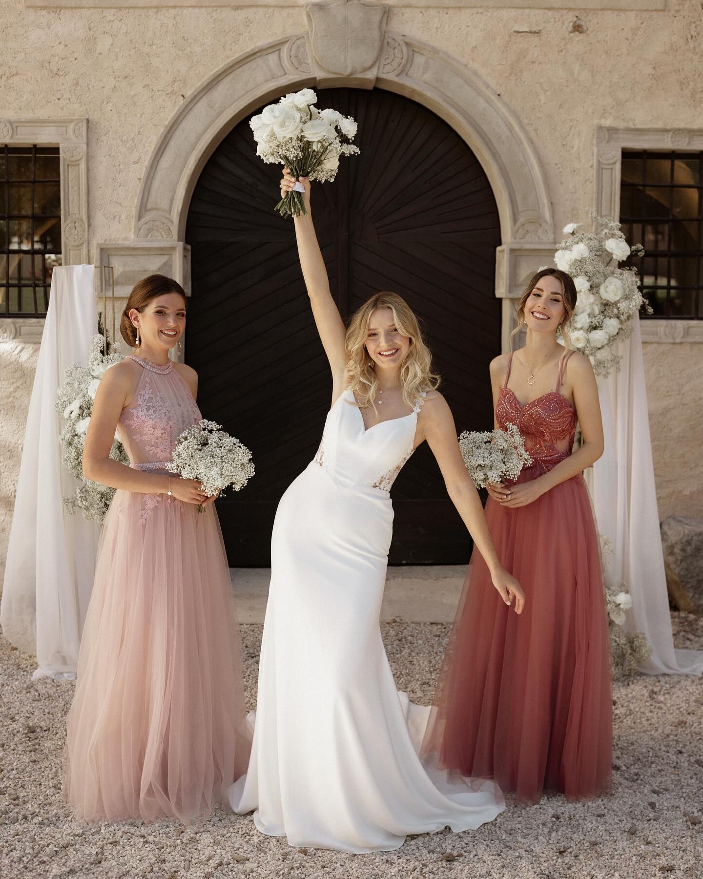 L O V E S T O R Y 🤍
@mirjamtschigg
@zettamsonntag
@pauline_aster
@nicomiotto
@noelle_stampfer
@muraselinasara
@zettmisssuedtirol
@perfectplanswedding
@tirolergoldschmied
@globusmode
@brautstyling_suedtirol
@castelfahlburg
@zulustudios.it
@paolasimone.fiori.design
@valentino.coiffeur.salons
@supersimobz
@garage.patisserie
@officina.degli.eventi
@dimodels_