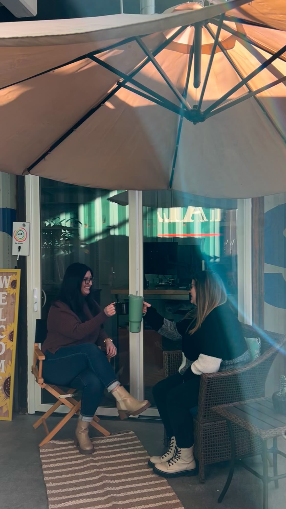 It might be -10° outside, but our offices are always warm and welcoming! ❄️ With cozy spaces and the perfect atmosphere to stay on top of your goals, there’s no better place to escape the chill and get things done 🤓