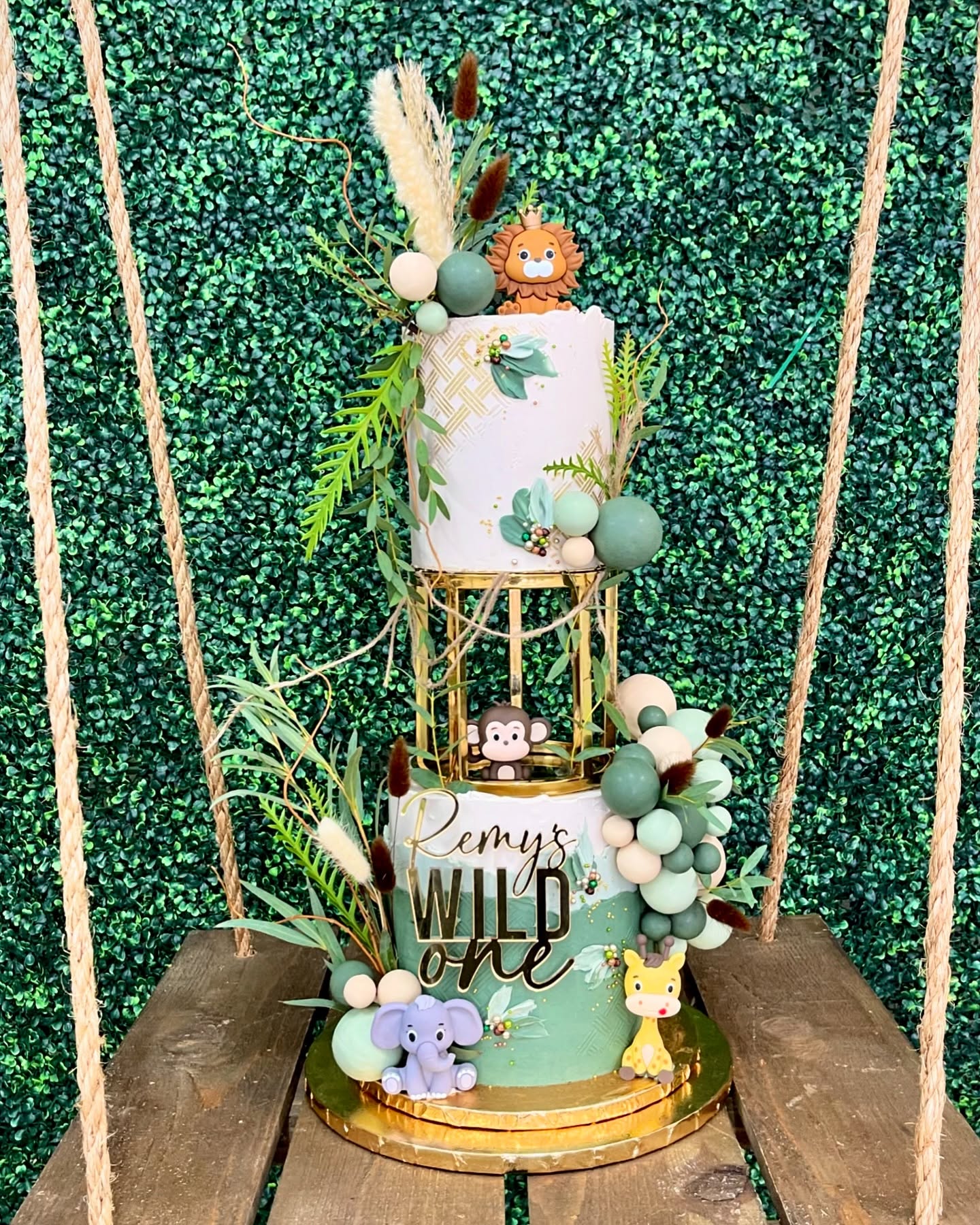 ✨Baby Safari Theme✨
.
.
Enjoyed every element of this cake 💚🤎💚🤎 Super cute 🦁🐵 for little Remy’s first birthday celebration.
.
.
.
.
Host @ilovluzy @lizz_xoxo
🎂 @sugardreams_odeza
🎂 spacer @prop.options
🎂 topper @lazer.rose
🎂 Stencils @caking_it_up
Event design/styling @simplemodern_touch_events
Venue @The Center Venue
.
.
#sugardreamsodeza #celebrationcake #wildonecake #firstbirthdaycake #safaricake #birthdaycake #firstbirthday #smashcake #tieredcake #buttercreamcake #bespokecake #cakeinspiration #cakesofinstagram #smashcake #babysafari #centralvalley #modesto #turlock #centralvalleyevents