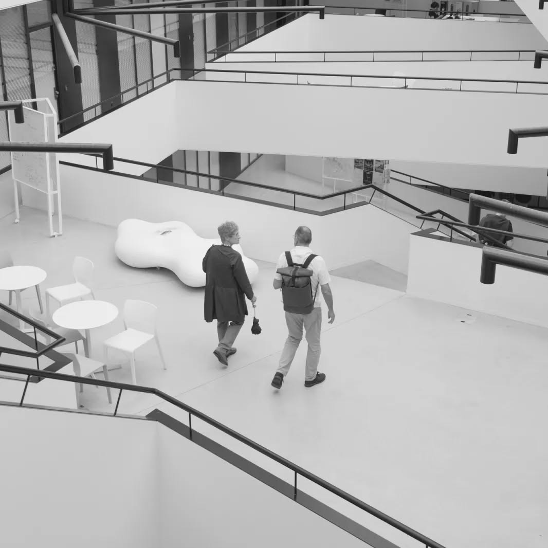 #epflcampus #dominiqueperrault #dpaarchitects #black&white #guidingarchitectslausanne #guidedvisitslausanne #guidingarchitects
Crédits photo: masswerkarchitekten. Merci!!! :)