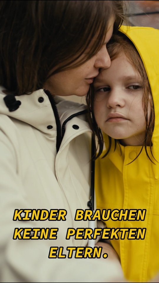 Wenn Gefühle stürmen, braucht es dich.
Wenn Kinder von großen Gefühlen überwältigt werden, sind sie oft überfordert – und wir als Eltern manchmal auch. Doch genau dann brauchen sie unsere Stärke und unsere Geduld. Es geht nicht darum, ihre Wut oder Tränen „abzustellen“, sondern ihnen zu zeigen, dass sie sicher sind, egal wie turbulent es wird. 🌦️
Die größte Herausforderung? Selbst ruhig zu bleiben und zu verstehen, dass jeder Gefühlssturm eine Chance ist: Eine Chance, deinem Kind zu vermitteln, dass es nicht allein ist und dass es irgendwann lernen wird, mit den eigenen Gefühlen umzugehen.
Bist du bereit, der Regenschirm für dein Kind zu sein? 🛡️✨