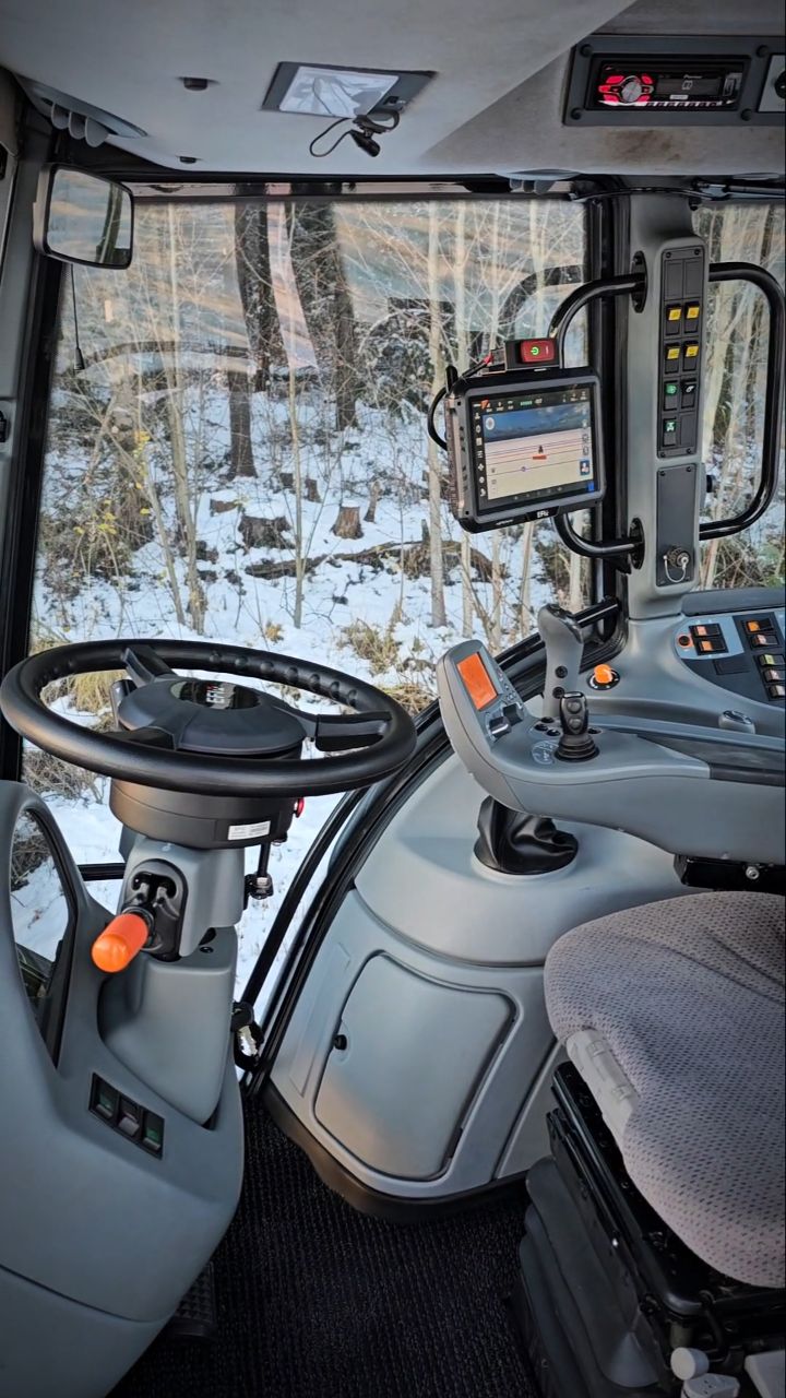 Asennukset kasvukaudelle 2025 ovat käynnissä ja kalenterissa on vielä hyvin tilaa! Varaa omasi etuhintaan ennen asennussesongin alkua. 🌾
#automaattiohjaus #efixag #esteer20max #esteer10 #maatalous