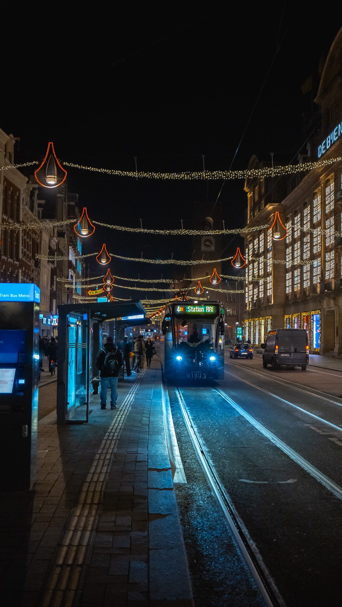 Amsterdam has been cloaked in mist these past few days, transforming the city into something out of a film. I couldn’t resist taking my camera out to capture the quiet streets, soft silhouettes, and the way the fog seems to blur the line between reality and a dream. #MistyAmsterdam #VisualStorytelling #CinematicShots #amsterdamworld