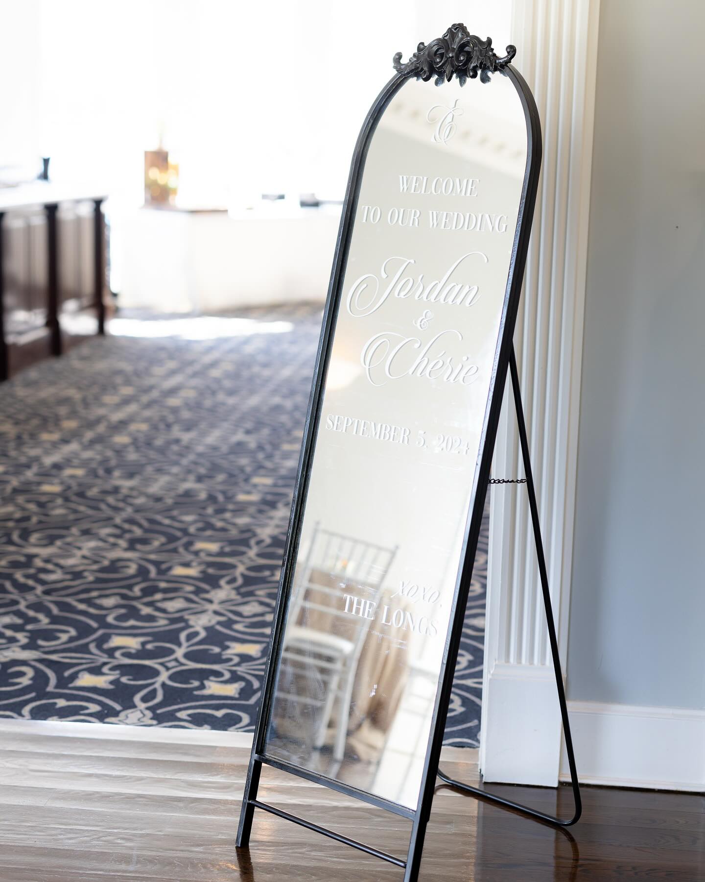 Official Shots of the Wedding Signage for The Long Wedding ๐๐ฅ๐ค
๐ธ: @rachelgirouardphotography
#wedding #weddingdecor #weddingsigns #mirrorsignage #welcomesign #tablenumbers #signaturedrinks