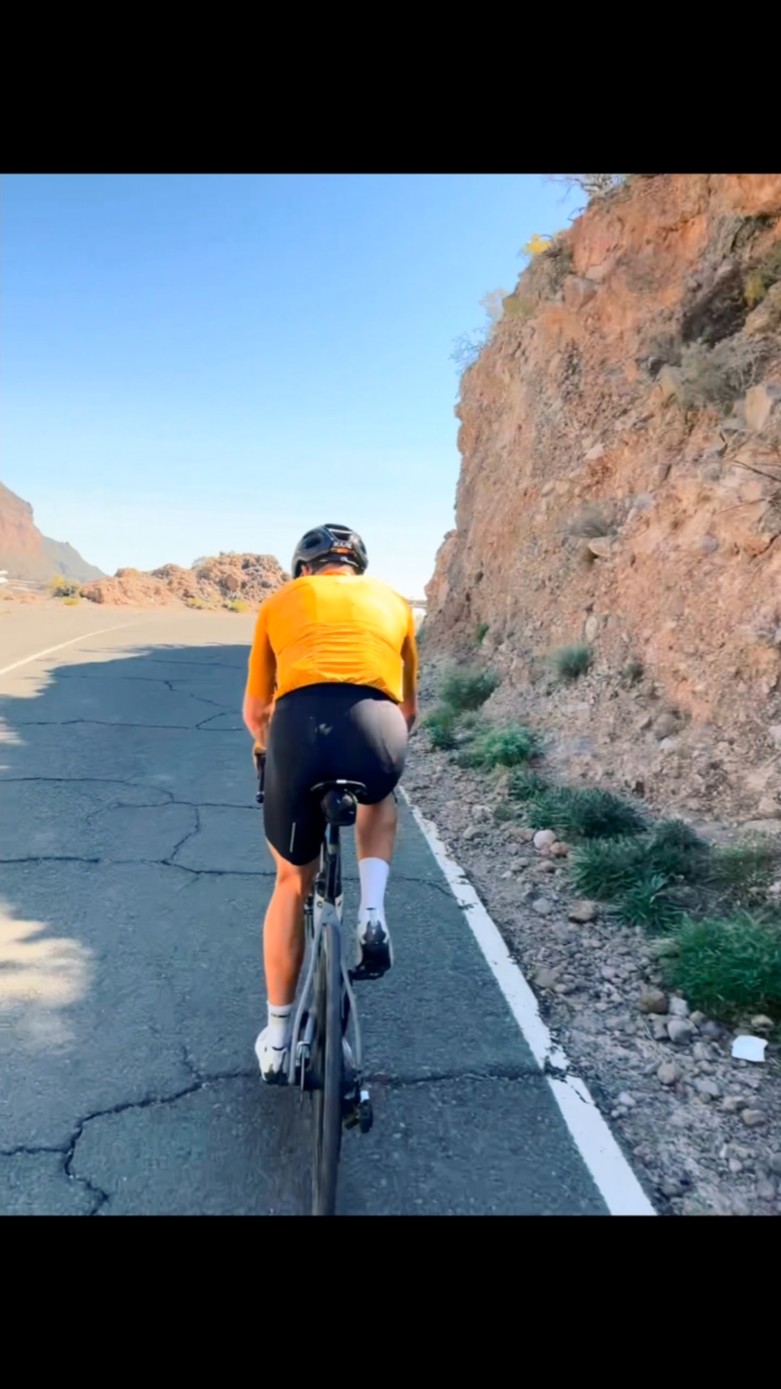 One more Weekend of 🤓📚 🔜 Training Camp on Gran Canaria 😎🏖️
#trilife#fullthrottle#passion#cycling#training