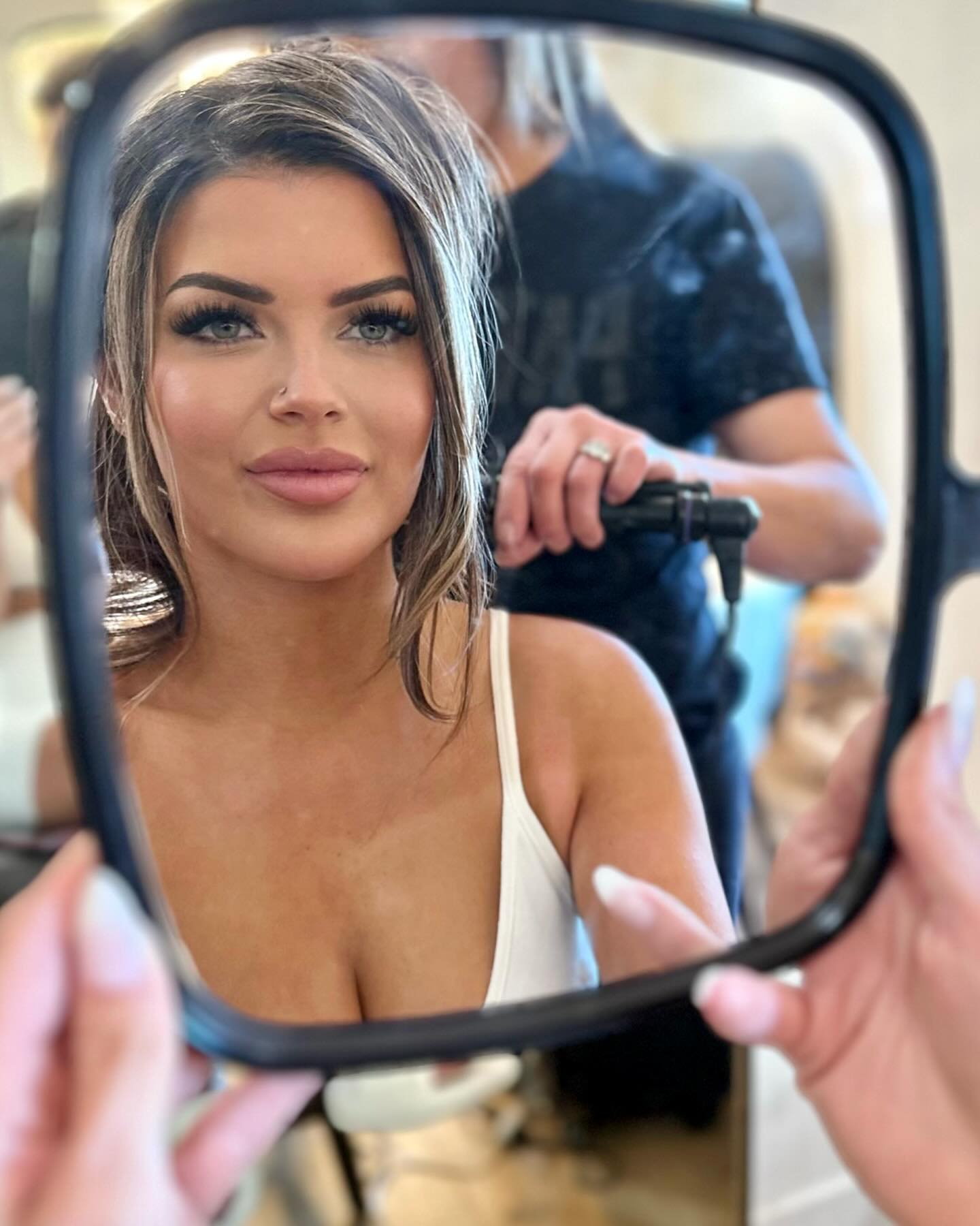 Wedding day lashes!! What a stunning bride I had the privilege of working on.
.
.
.
#lashextensions #volume #volumelashes #megavolumelashes #beautifulbride #scottsdalelashes #arizonalashes #entrepreneur #mystudio