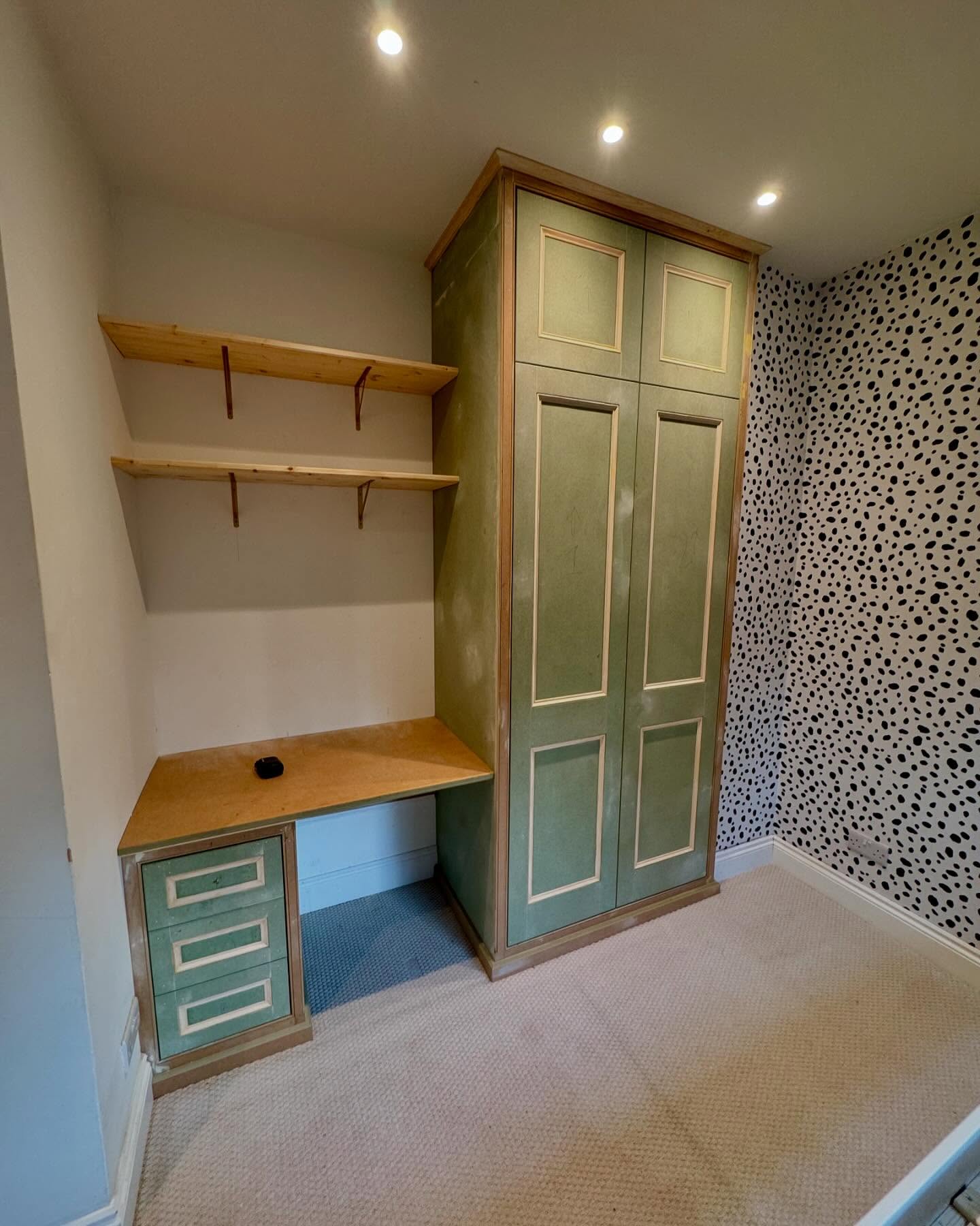 Some photos of a wardrobe and desk built before Christmas that I forgot to post, it's all painted up now will grab some photos at some point! Soft close@runners for the drawers and a traditional pencil edge and beaded doors. Lovely stuff #bathdesign #carpentry #somerset #bathuk #fitteduk #bespoke #bespokefurniture #wardrobe