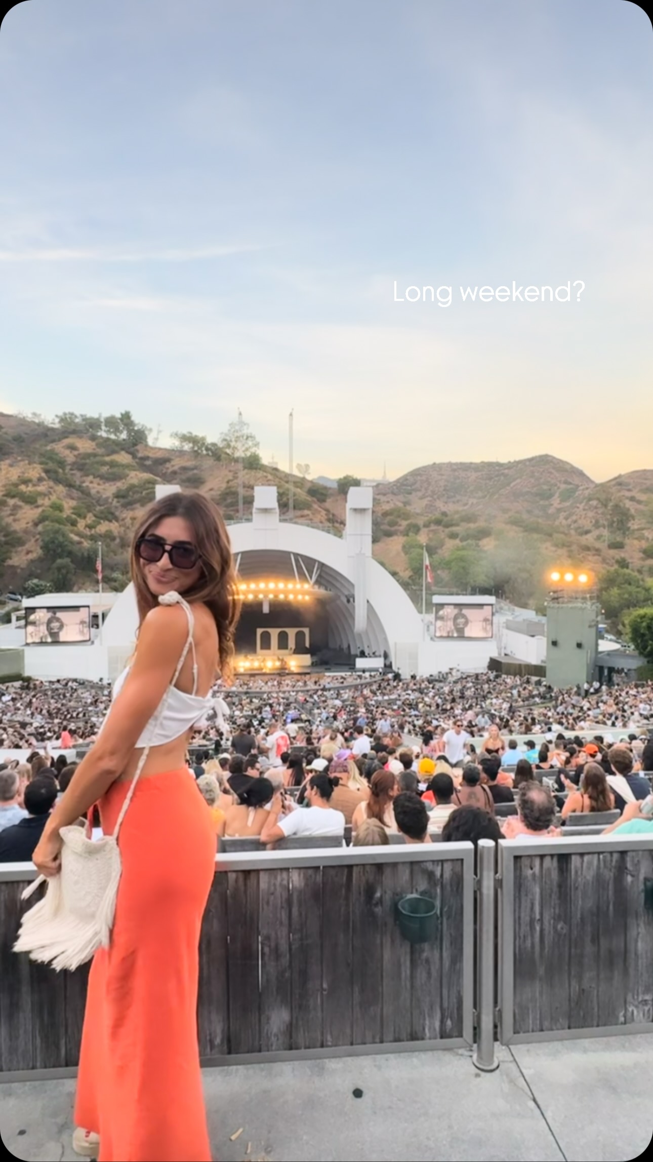 Post-holiday weekend slump?! 🥴👇
Kickstart your lymphatic drainage with my best simple at-home tips to feel radiant again:
💧 Hydrate: Start your day with warm lemon water to flush out toxins and rehydrate your body
🪥 Dry Brush: Use upward strokes toward your heart before your shower to boost circulation and lymph flow
🎶 Move or Vibrate: Whether it’s gym, yoga, a session on a vibration plate, or foam rolling, get things flowing!
🌿 Castor Oil Pack: Place one over your abdomen over night to boost the detox
💆♀️ Gua Sha: Gently massage your face to stimulate lymphatic drainage and enhance your inner glow
Small tips will leave you feeling refreshed, radiant, and glowing for the short week ahead! ✨
What’s your favorite post-long weekend ritual?
#LymphaticDrainage #BloodSugarBalanced #HealthyReset