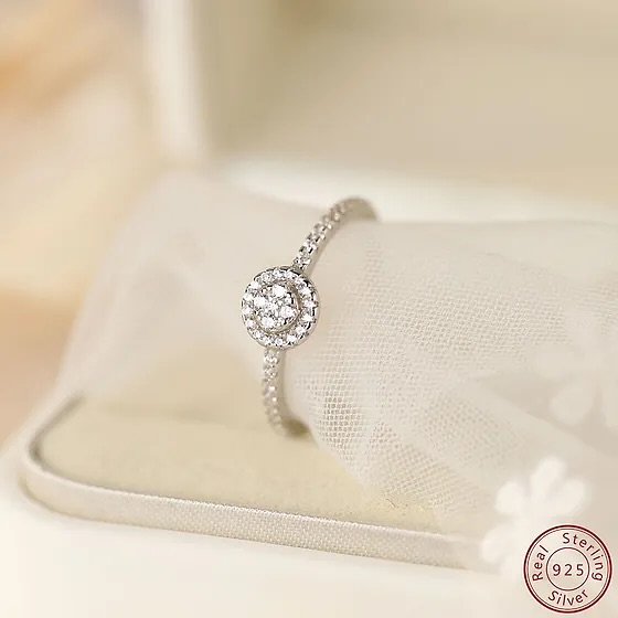 925 sterling silver round white zircon ring high-quality trendy women's rings
.
.
Link in bio!!!
.
.
#ZirconRing #DaintyJewelry #MinimalistStyle #ElegantAccessories #SparkleEveryday #GemstoneLover #RingGoals #JewelryInspo #TimelessBeauty #DelicateDesigns #ZirconLove #HandcraftedJewelry #StackableRings #JewelryAddict #ChicAndSimple