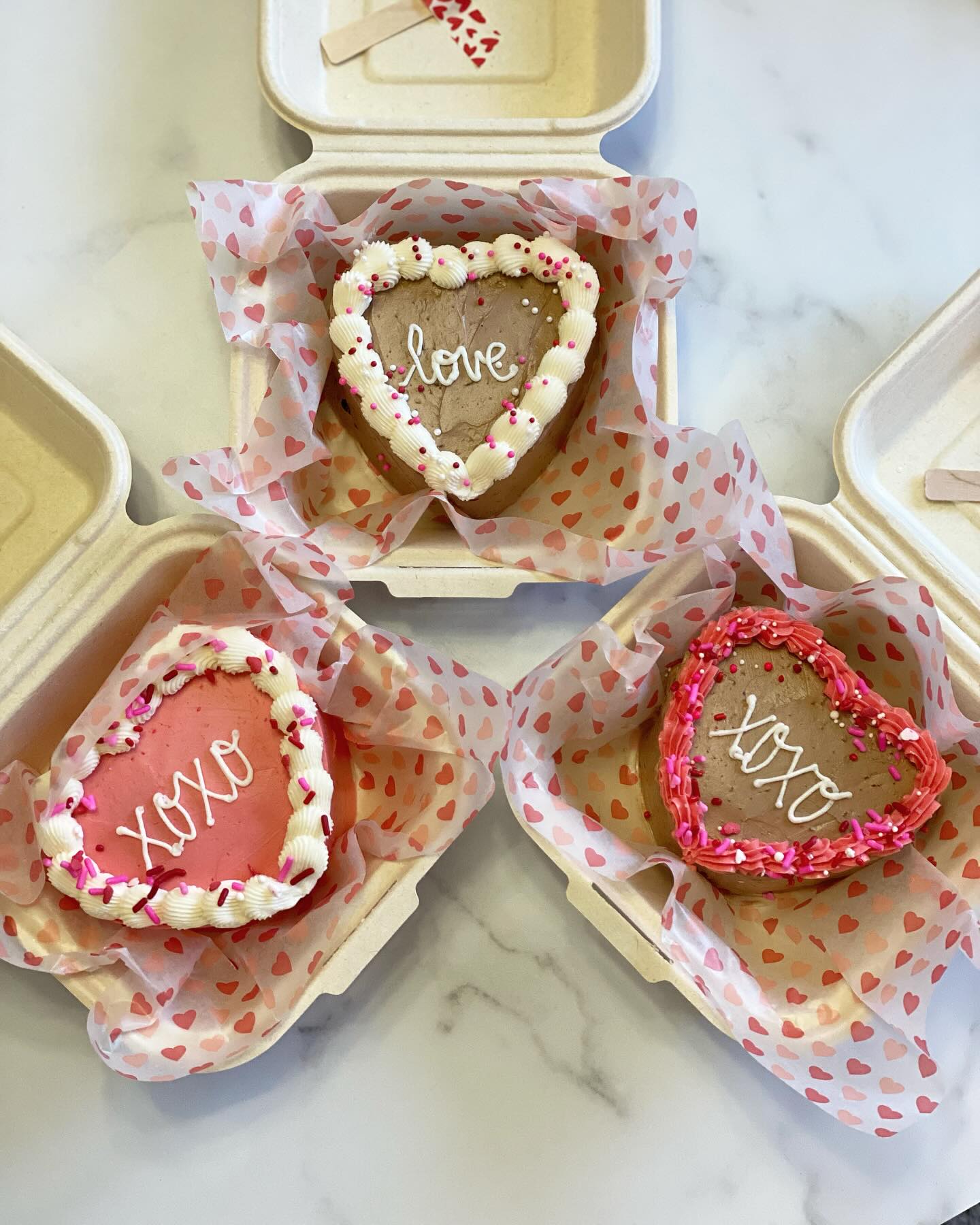 Valentine’s Day mini cakes ❣️
♥️ 4 inch mini cakes : $20
♥️ Flavors: Chocolate or Vanilla
♥️ Date: Friday 2/14 (pickup only)
💌 Order now by emailing ashlynssweetrevenge@yahoo.com