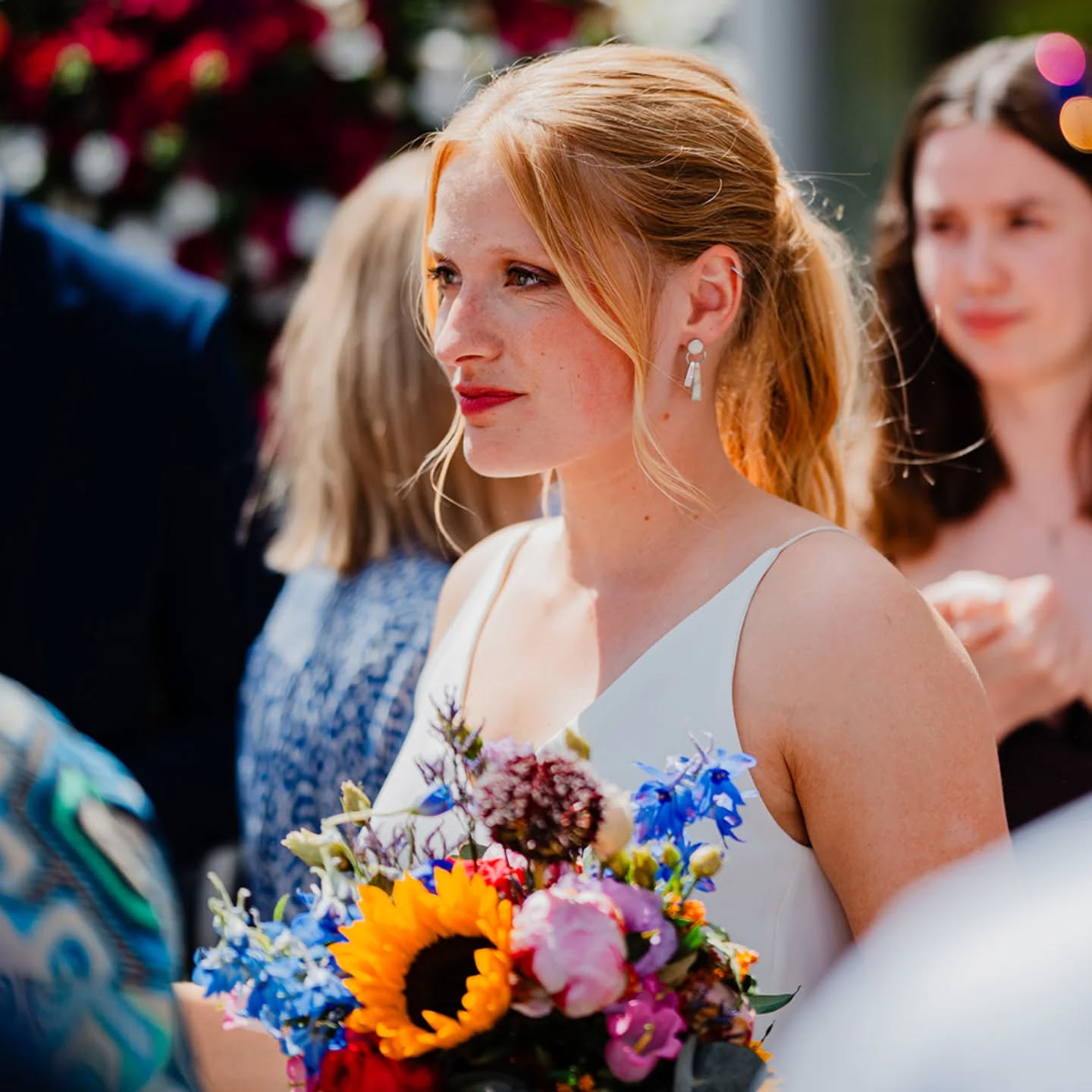 Ik mocht Laetitia vorig jaar bijstaan op haar grote dag met haar en make-up.
Ze ging voor een zachte make-up look en een speelse staart.
📷@b2_photography_
#bruidsmakeupartist #bruidsmakeup #naturellelook #naturellemakeup #bridalmakeup #makeuplook #makeupartist #mua #MakeupArtistDreams