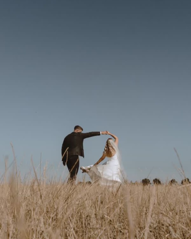 Mr & Mrs Roache
03.01.2025
A sneak peak of Sarah in her amazing custom gown.
Two dresses in one in a stunning brocade.
Gown @brittneypaigecouture
Photography @shereedubois_photography