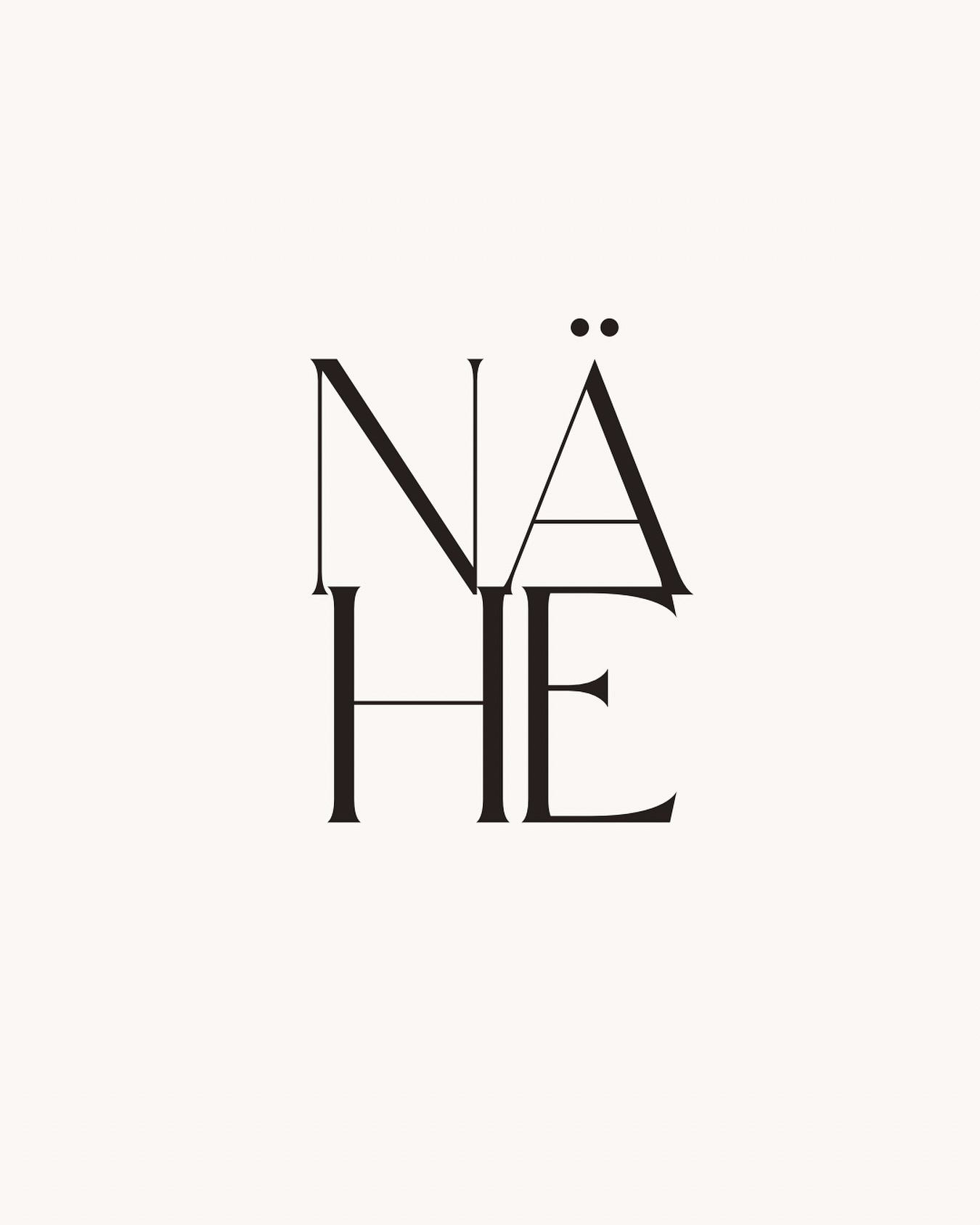 Nähe. Ein kleines Wort mit so viel Bedeutung.
In den letzten Jahren habe ich erkannt, dass es nicht nur die perfekten Momente sind, die uns verbinden – sondern die echten. Die leisen, unbemerkten Augenblicke voller Liebe und Verbundenheit. Nähe bedeutet für mich mehr als nur räumliche Nähe. Es ist das Gefühl, sich wirklich zu sehen, zu spüren und sich gegenseitig so sein zu lassen, wie man ist.
Mit meiner neuen Art der Fotografie möchte ich genau das für euch sichtbar machen. Nicht die „perfekten“ Bilder, sondern die, die eure Liebe und eure Beziehung genau so zeigen, wie sie ist: echt, tief und voller Gefühl.
Seid ihr bereit, eure Nähe zu spüren und festhalten zu lassen?
Lasst mir ein ❤️ da, wenn ihr auch findet, dass Nähe so viel mehr bedeutet als Worte ausdrücken können.
FAMILIENFOTOGRAFIE
NÄHE UND VERBUNDENHEIT
UNPERFEKT PERFEKT
#Familienfotografie
#NäheSpüren
#AuthentischeMomente
#EchteEmotionen
#LiebeInBildern
#VerbundeneFamilien
#Familienshooting
#ZeitFürUns
#UnperfektPerfekt
#FotografieMitGefühl
#HeidelbergFotograf
#FotografHeidelberg
#FamilienfotografHeidelberg
#OdenwaldFotografie
#SchwarzwaldFotografie
#FotografBadenWürttemberg
#NäheUndLiebe
#MomenteFürDieEwigkeit
#FamilienLiebe
#Paarzeit
#WertvolleErinnerungen
#LebendigUndEcht
#BindungStärken
#GefühlvolleFotografie