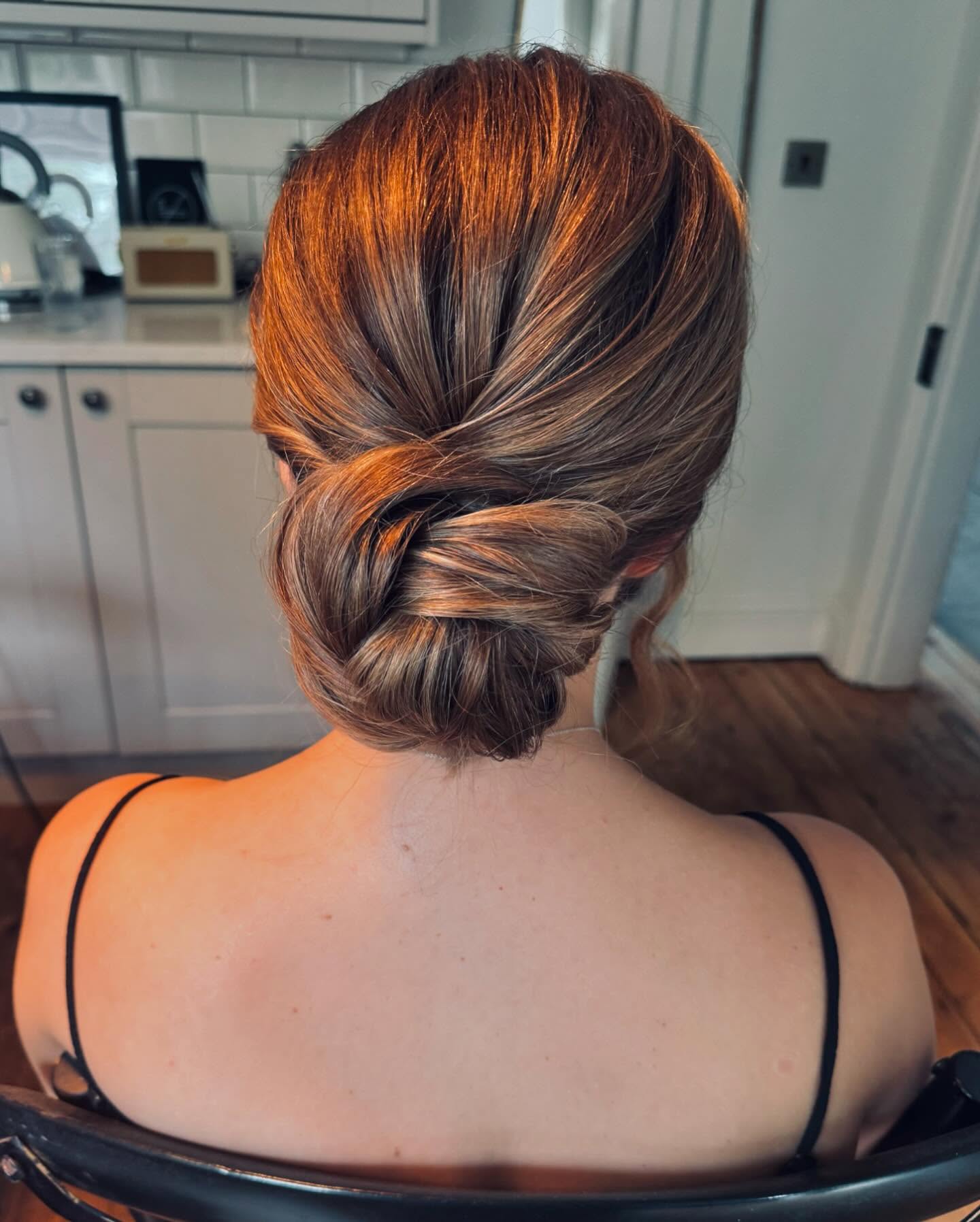 Gorgeous Bride Lauren ✨
LOVE LOVE LOVE a simple low bun with a little texture, this style is perfect for Brides or Bridesmaids - easily leave it plain or add a few pins.
This was my last wedding, exactly a week before baby Willow arrived.
*note to self get better background pictures instead ago featuring the kitchen bin 😂🤦🏼♀️
#hairtsylist #bridalbun #simpleupdo #weddinghair #weddinghairstyles #hairstyles #updohairstyles #hairinspiration #weddinghairstylist