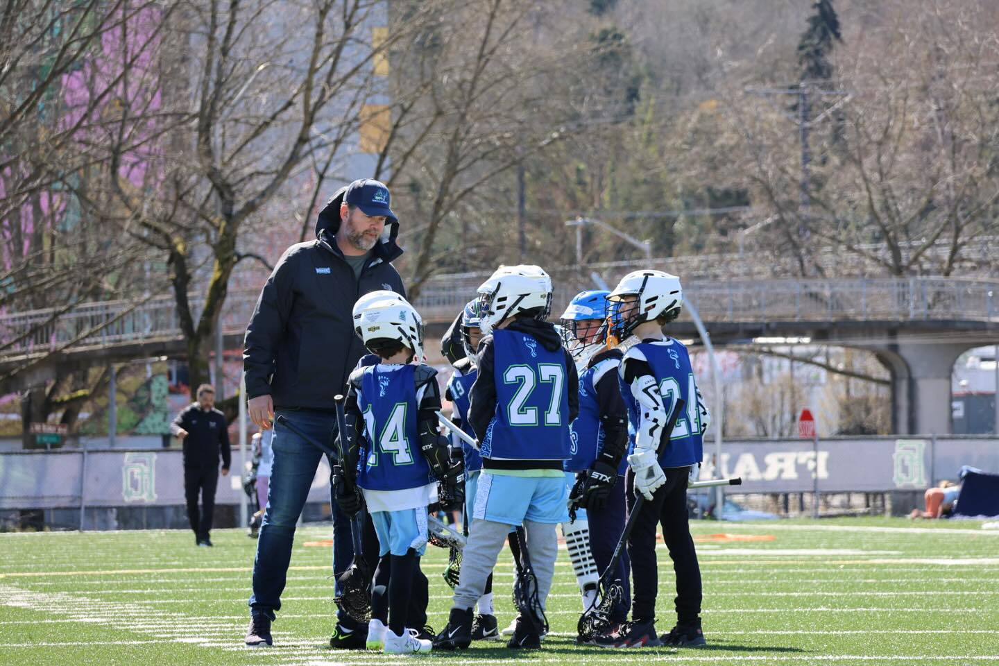 Seattle Youth Lacrosse is hosting a number of βtry lacrosseβ clinics late Jan - Feb. Clinics are free and open to both girls and boys 3rd through 8th grade. This is great opportunity for all ages to try the sport in a casual environment and have some fun! No experience or equipment is necessary. Reg link in bio. We hope to see you there! π₯
Clinic dates:
January 25th at Garfield High 9-10:00AM
February 1st at Franklin High School Athletic Field 12-1:00PM
February 9th at Montlake Playfield Turf 11-12PM