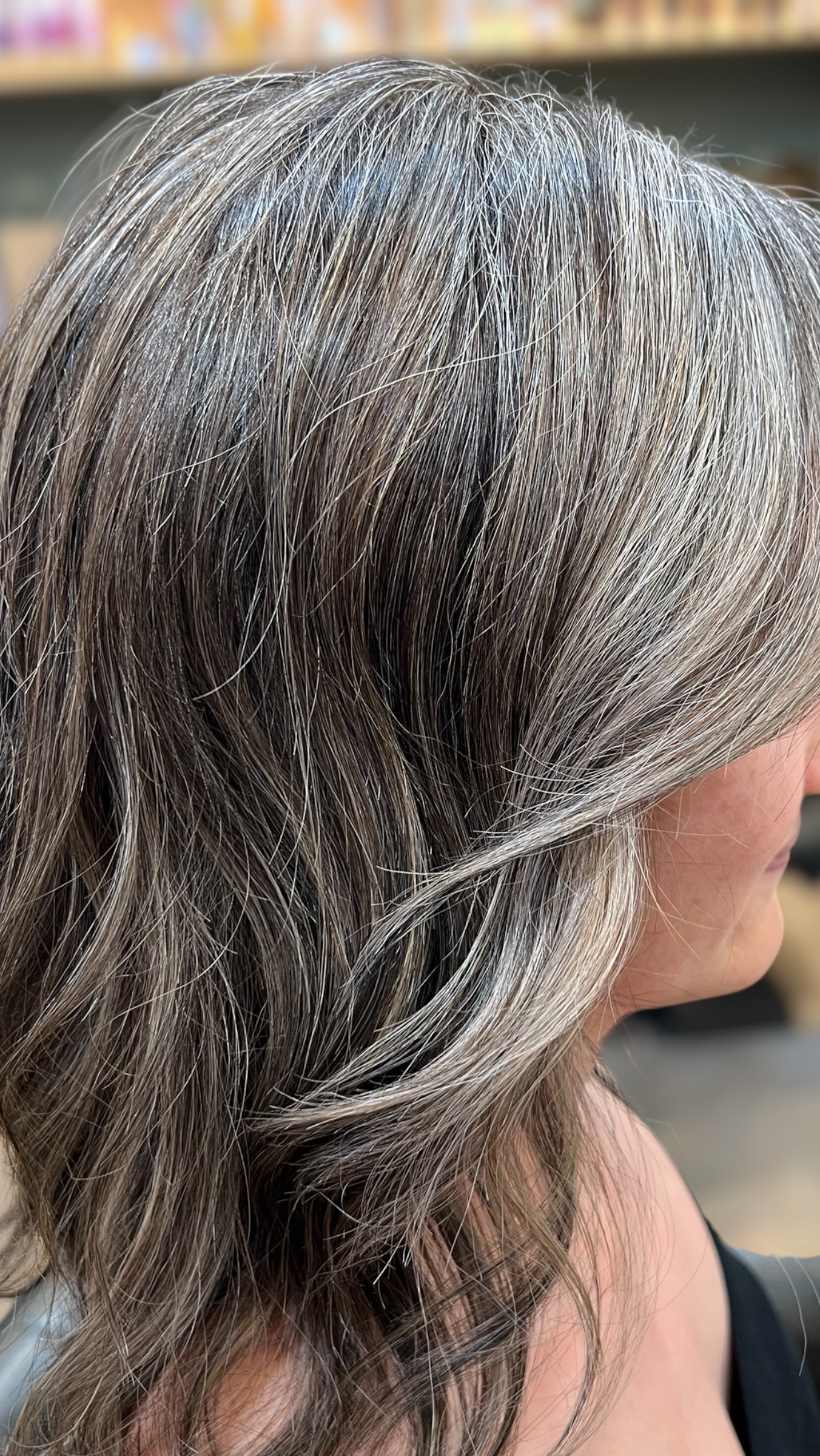 My guest traveled all the way from Perth to experience a colour transition service with me, and I am truly humbled by the trust placed in me to help my guests achieve a new, empowering direction in their style.
If you’re not familiar with my process for creating a beautiful blend with natural hair colour, it involves a carefully designed 3-step transition. This approach is intentional for many reasons, but most importantly, it ensures the health and integrity of the hair. My goal is to help you feel confident in styling your hair and fully enjoy your new, beautifully aligned look.
In the video shared, you can see the results of session one. Even at this early stage, a wonderful blend has already been established!
Nat xx