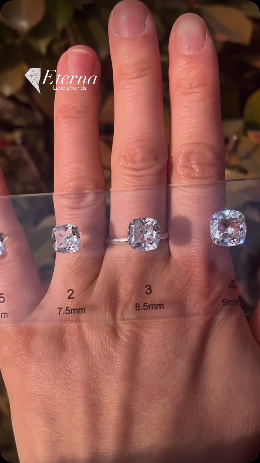 Para el corte cojín, a qué tamaño dirías que sí?
#18KGold #DiamondRing #LuxuryJewelry
#ClassicElegance #timelessdesign #diamonds
#diamondrings #labdiamonds
#labgrowndiamonds #diamante
#diamantesdelaboratorio #syntheticdiamonds
#giftsforher #engagementring #weddingring
#instajewelry #regaloparaella #anillodecompromiso
#regalosdelujo #diamantedelaboratorio #Oro18K
#AnilloDeDiamante #joyeríadelujo
#diseñoatemporal #anillosdebodas #wedding #weddingrings #pinkdiamond #yellowdiamond #bluediamond