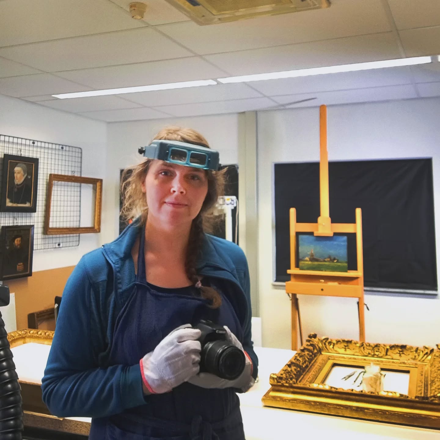 Schilderijenrestauratie op de Taxatiemiddag in het Klok en Peel Museum in Asten.
Op 9 maart stel ik mijn expertise als restaurator voor schilderijen en gepolychromeerde houten beelden voor een goed doel ter beschikking, bij de Taxatiemiddag van Soroptimistclub Helmond-Peelland in het Klok en Peel Museum (Asten). Op dit evenement kunt u uw (kunst)object laten taxeren en tevens een goed doel steunen – want de opbrengst gaat naar kwetsbare vrouwen en meisjes.
Voor meer informatie zie hier: https://www.soroptimist.nl/helmond-peelland/event/fout-of-goud-taxatiedag/
#taxatie
#restauratie #schilderijenrestauratie #klokenpeelmuseum #asten #soroptimist