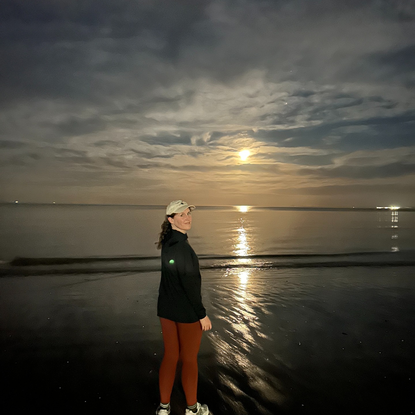 12 weeks without Instagram on my phone, which doesn't sound like a big deal BUT here's what I've noticed:
- I felt like a social aspect of my life was missing, and then I made more plans with people in real life?
- I also greyscaled my phone which made it much less 'tasty' to me.
- It's the first time I didn't put 'reclaim my brain' in my resolutions because I feel like I actually have my own brain.
- I actually really miss posting stories. I love asking people questions and I love having a network of people that I've met through the years! But it's also made me more deliberate about asking the right people questions.
- I found myself scrolling LinkedIn on my phone because my brain was like: please give me something (I am looking for my next contract but I was still being too indulgent)
It's not a perfect solution, I still want to see what people are up to and I *don't wanna miss a thing* but it's been good. Also I take terrible photos when my phone is on greyscale.
Anyway here's some life I've been living!