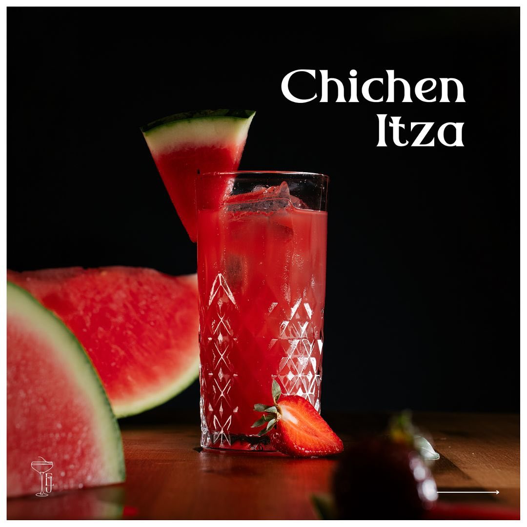 🍉 CHICHEN ITZA
Fruité & Rafraichissant
Ingrédients:
- Gin
- Jus de pastèque
- Jus de fraise
- Sirop de basilic
- Citron
—————————————
« L’abus d’alcool est dangereux pour la santé, à consommer avec modération »
📸 @dpz_flicks