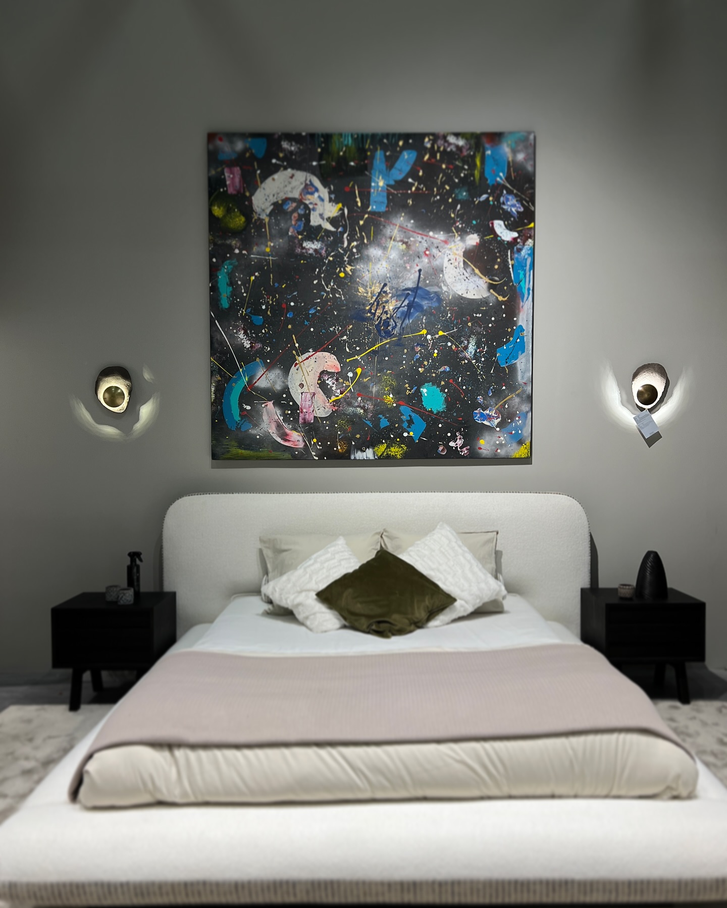 🌊 Hand-shaped by Ceren, each Asea sconce carries the soul of the sea. Its earthy clay tones blend effortlessly with any bedroom design. 💫
>> maiizen.com ✨
.