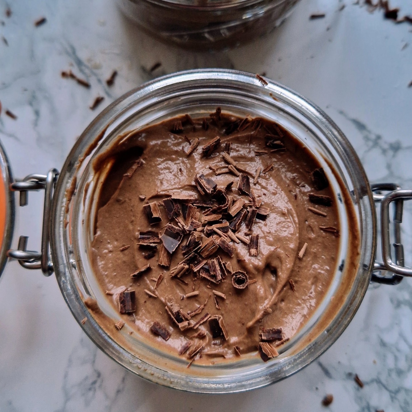🍫 CHOCOLATE TOFU PUDDING 🍫
Tofu is a plant-based protein made from soybeans. It offers several health benefits, including:
👉 💪 A source of complete protein, providing all nine essential amino acids – perfect for vegans, vegetarians, and flexitarians!
👉 ❤️ May lower LDL (the so-called “bad” cholesterol).
👉 🦴 An excellent source of calcium (when calcium-set) for strong bones.
👉 🌸 A source of phytoestrogens like isoflavones, which may help balance hormones.
This recipe transforms silken tofu into an indulgent treat that’s high in protein and dairy-free.
Ingredients:
🍴 1 cup of dark chocolate chips
🍴 1 pack of silken tofu
🍴 1 tbsp cocoa powder
🍴 1/4 cup maple syrup
🍴 2 tsp vanilla extract
🍴 A pinch of salt
Method:
1️⃣ Begin by melting 1 cup of dark chocolate chips. You can do this by gently warming them on the hob or microwaving in 30-second increments, stirring in between until smooth.
2️⃣ Blend the melted chocolate with all the other ingredients until smooth and creamy.
3️⃣ Enjoy the pudding immediately, or refrigerate it for 5–7 days. It will firm up as it chills, making it even more indulgent.
Enjoy!
#DairyFreeDessert #TofuPudding #PlantBasedProtein #VeganTreats