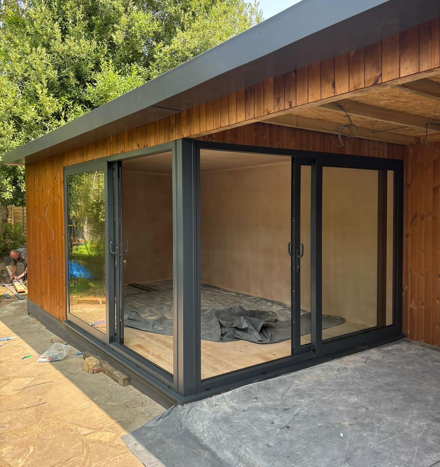 Smart Visoglide Slider installed in a Garden building last year when there weather was a little nicer 😍
Get in touch today for a free no obgligation quote.