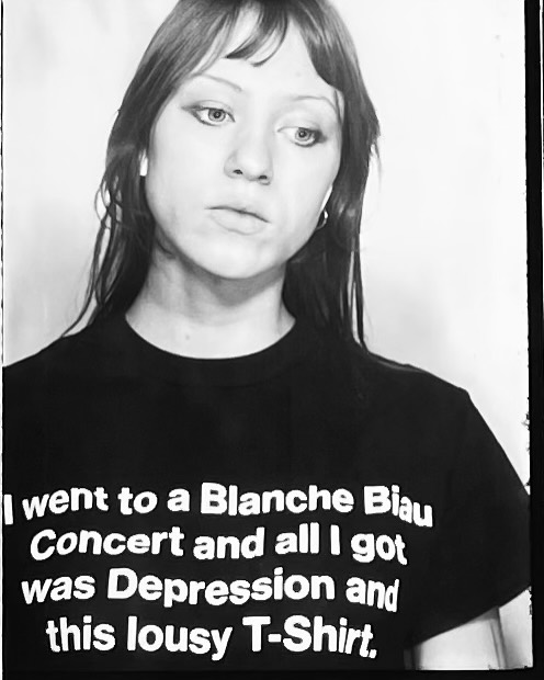 T-Shirts available at all upcoming shows!🤍
(Funny thing is, I thought my face was out of frame which is why I look relaxed for once in the photos)