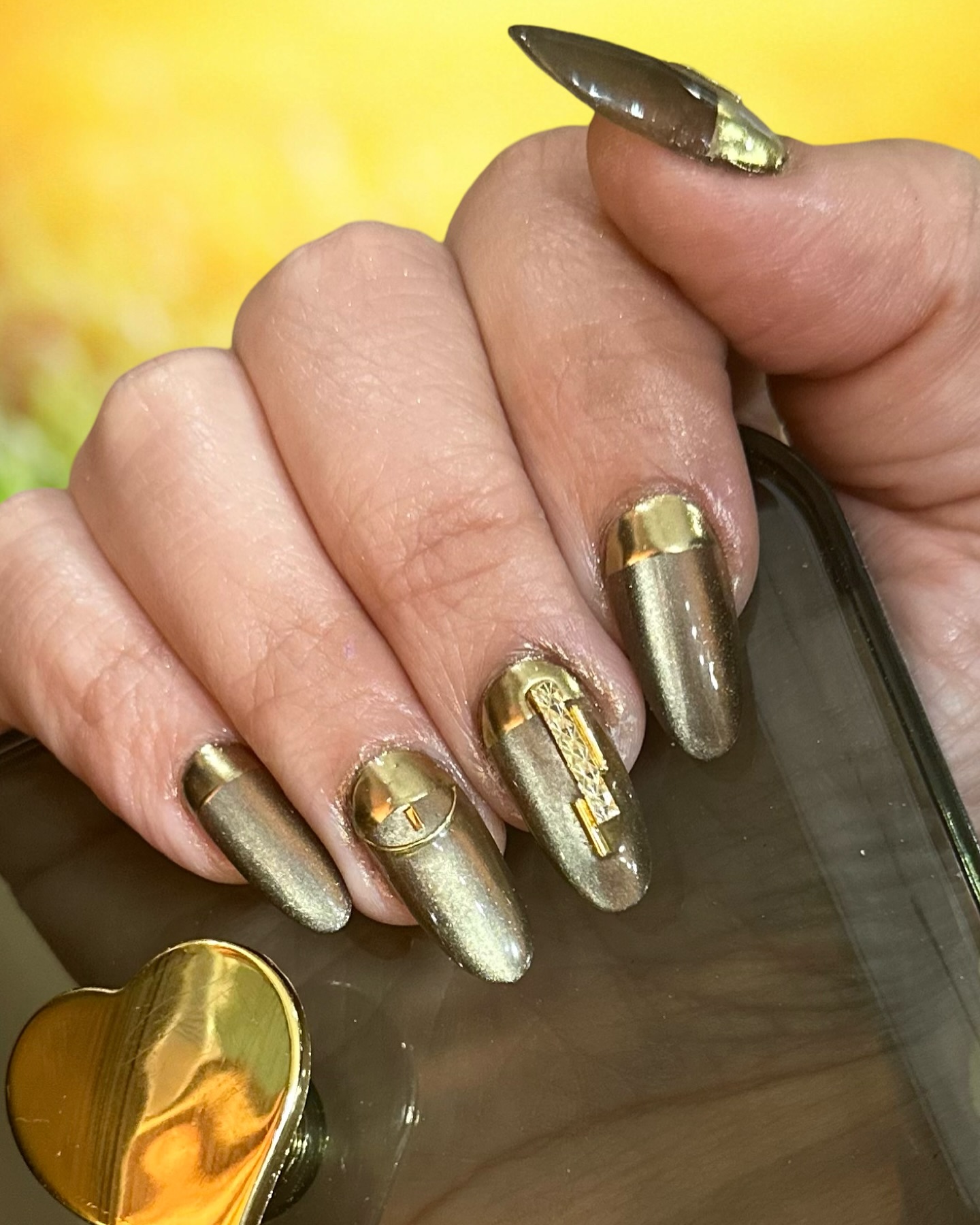 I feel so sophisticated on my right hand 😝
Using @zillabeau
@___cleto___ halo mag 15
#cateyenails #greencateyenails #apresgelx #gelnails #nailart #chromenails #konanails #konanailsalon #bigislandnails #bigislandnailsalon #coutureclaws