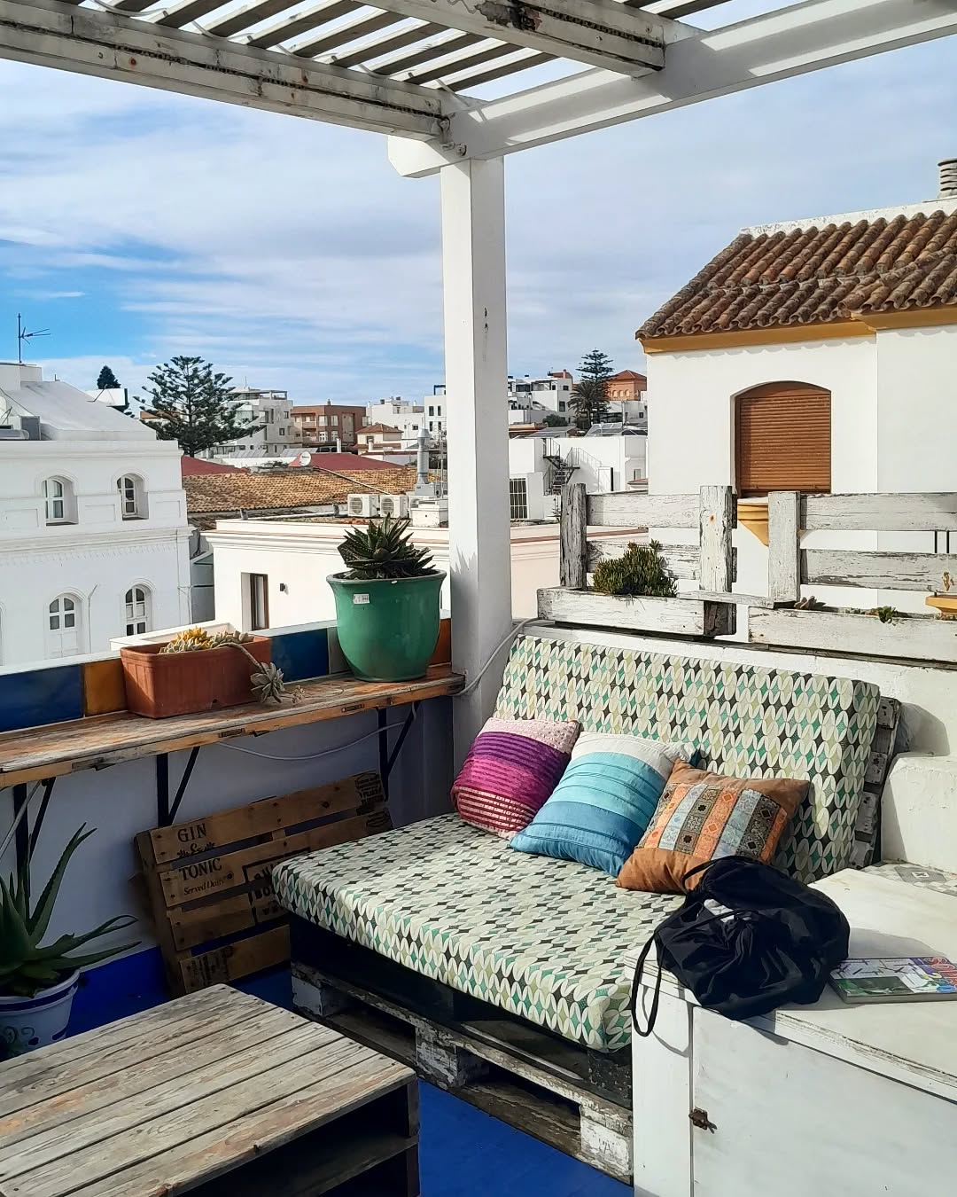 🌊🏠 At High Flyers Kite House, we offer the perfect accommodation for those seeking comfort and a connection with nature. Just steps away from the waves, you can enjoy a cozy atmosphere and have direct access to the best kite spots!
Come and be part of this unforgettable experience.
#KiteSurf #Adventure #HighFlyersKiteHouse"