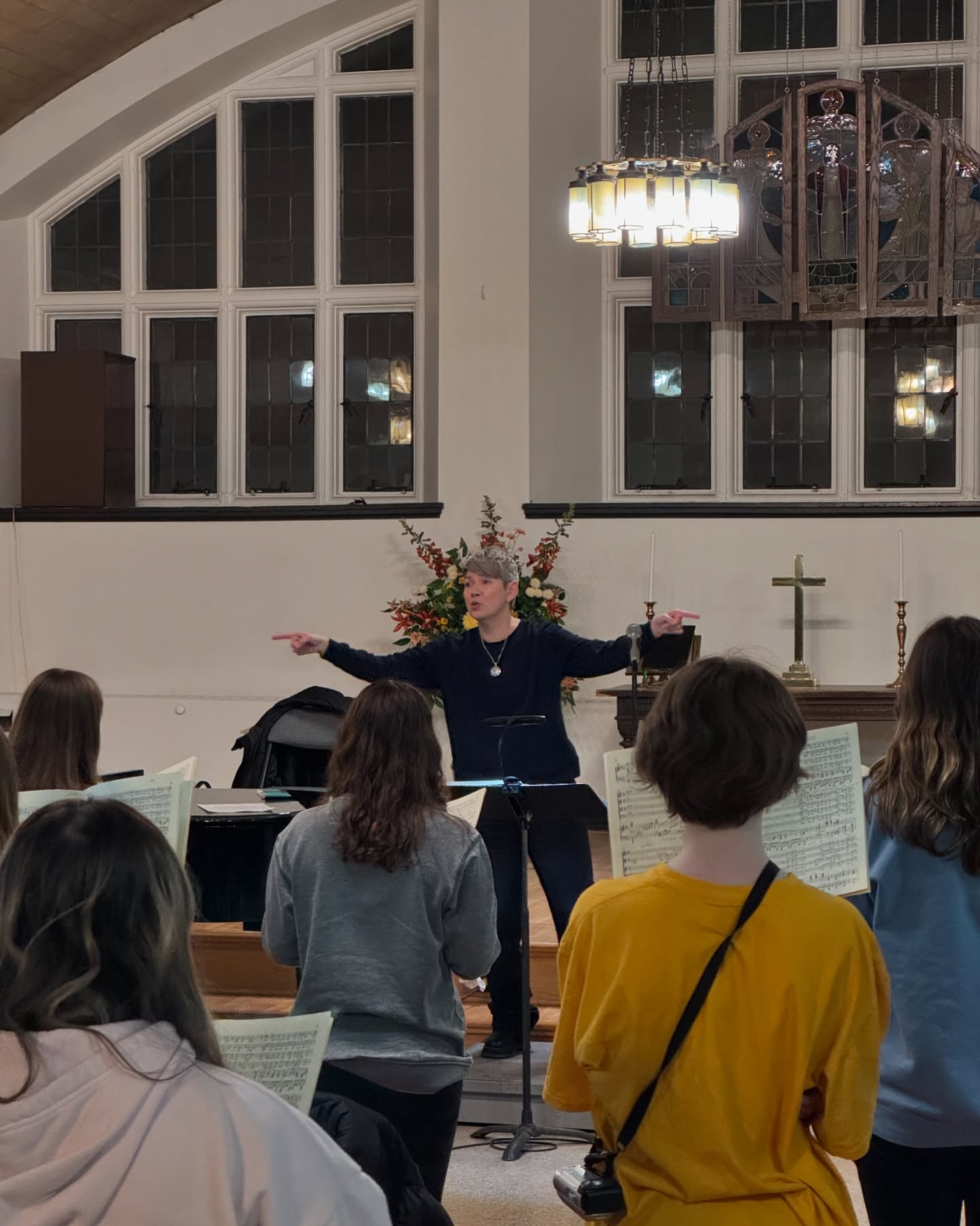 A huge thank you to Director of Choruses, Dr. Lisa Wong, for joining us on Thursday! She worked with us on Poulenc’s Gloria and Brahms’ Schicksalslied in preparation for our upcoming concert with @cleorchyo.